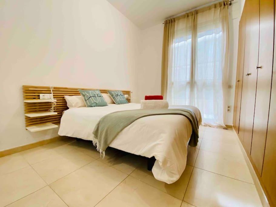 Stylish With Terrace On The Beachfrom Valencia