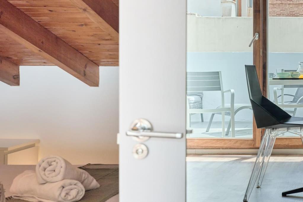 Apartamento Atico Acogedor Con Amplia Terraza Plaza Del Carmen Valencia