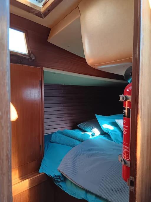 Sailing District - Barco Para 5 En La Marina Norte Hotel en barco *