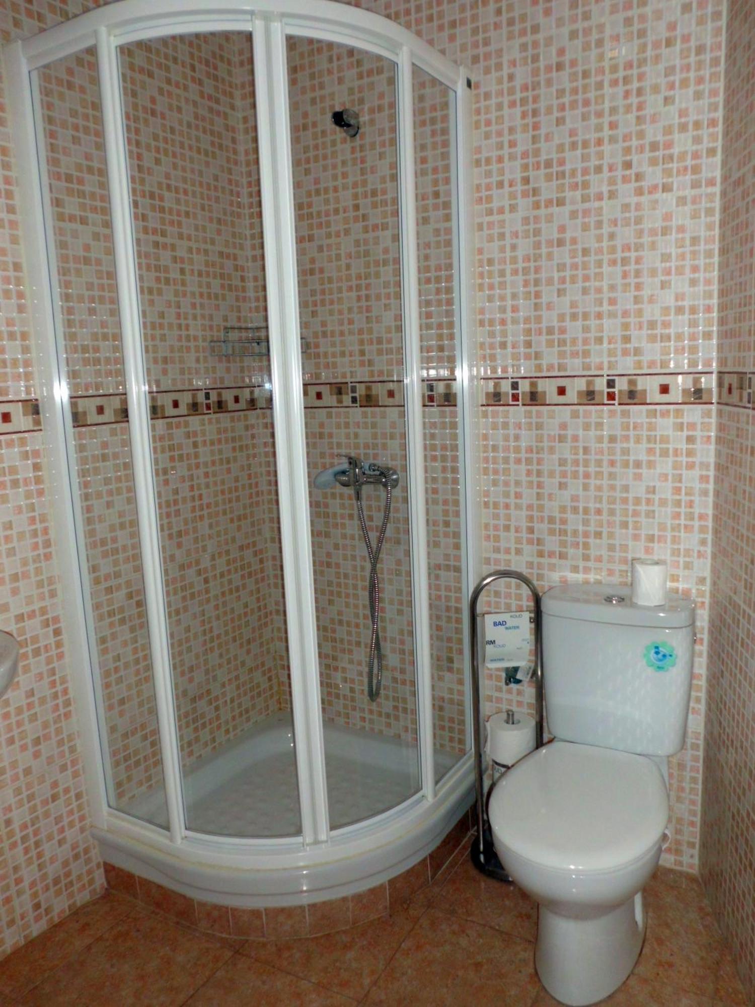 Pensión Abastos 2*
