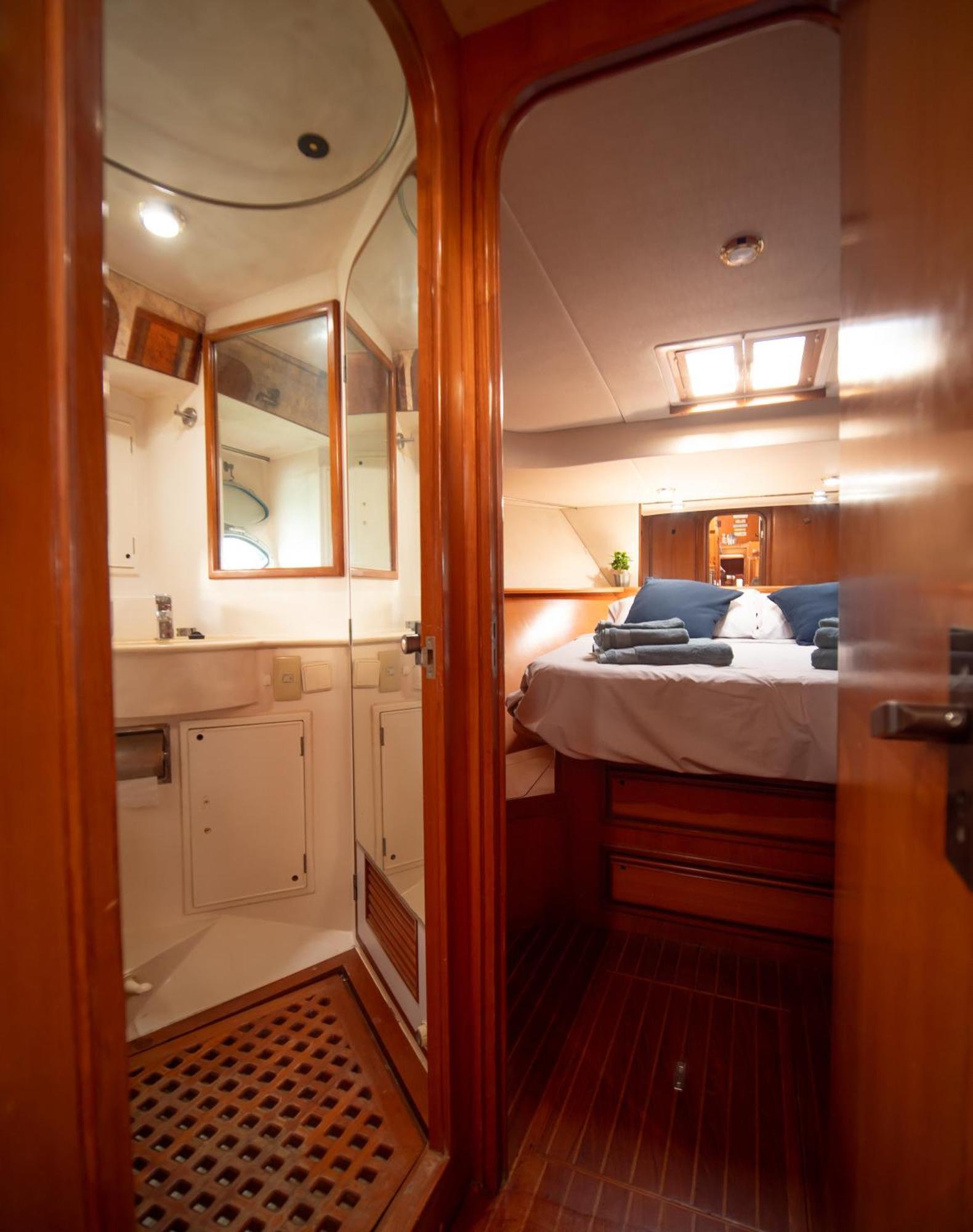Hotel en barco Master&commander *