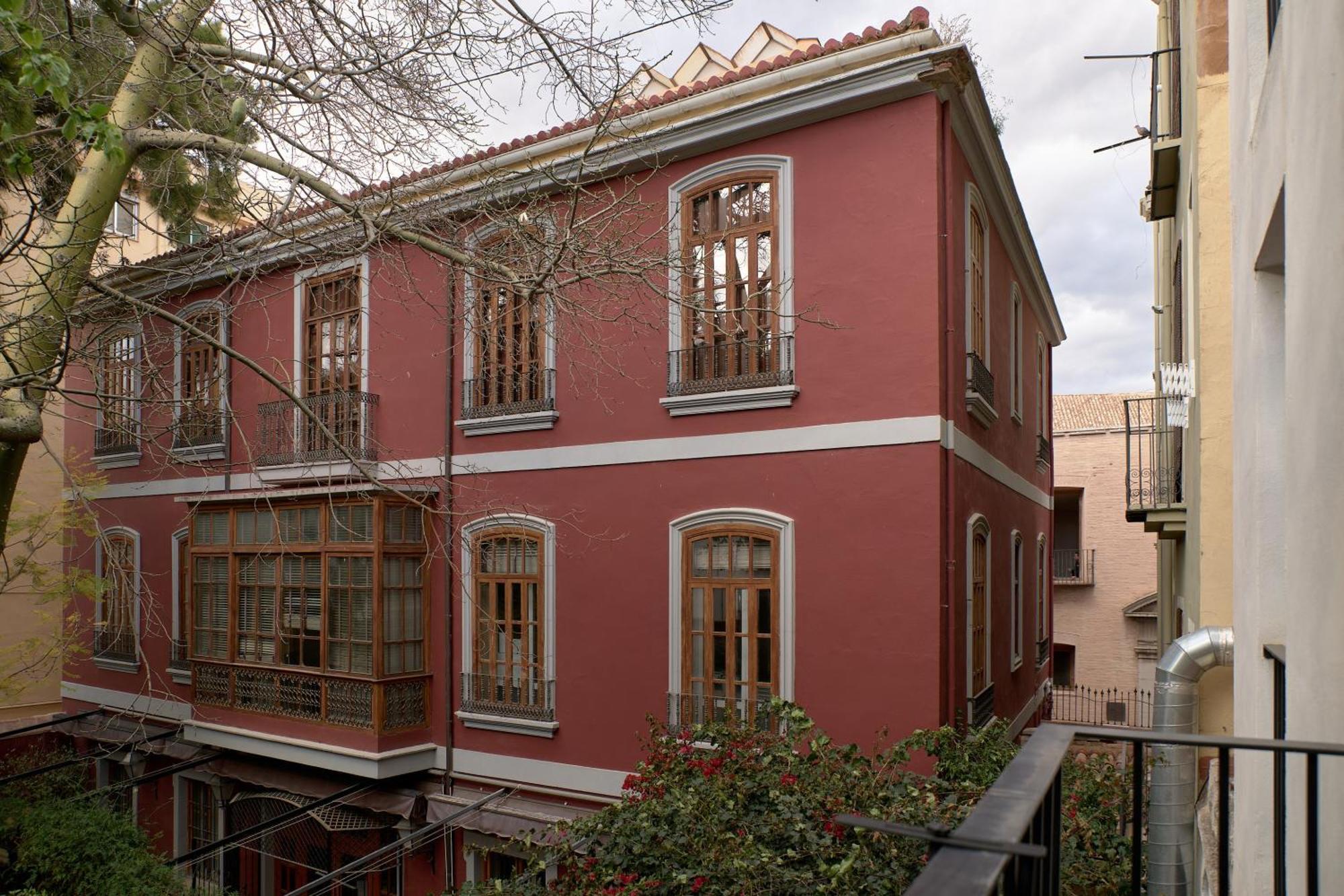 Apartamento De Diseno En Plaza Del Carmen F4 *