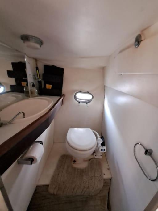 Hotel en barco Exclusive Boat In Marina De Valencia, Ideal For Couples Valencia