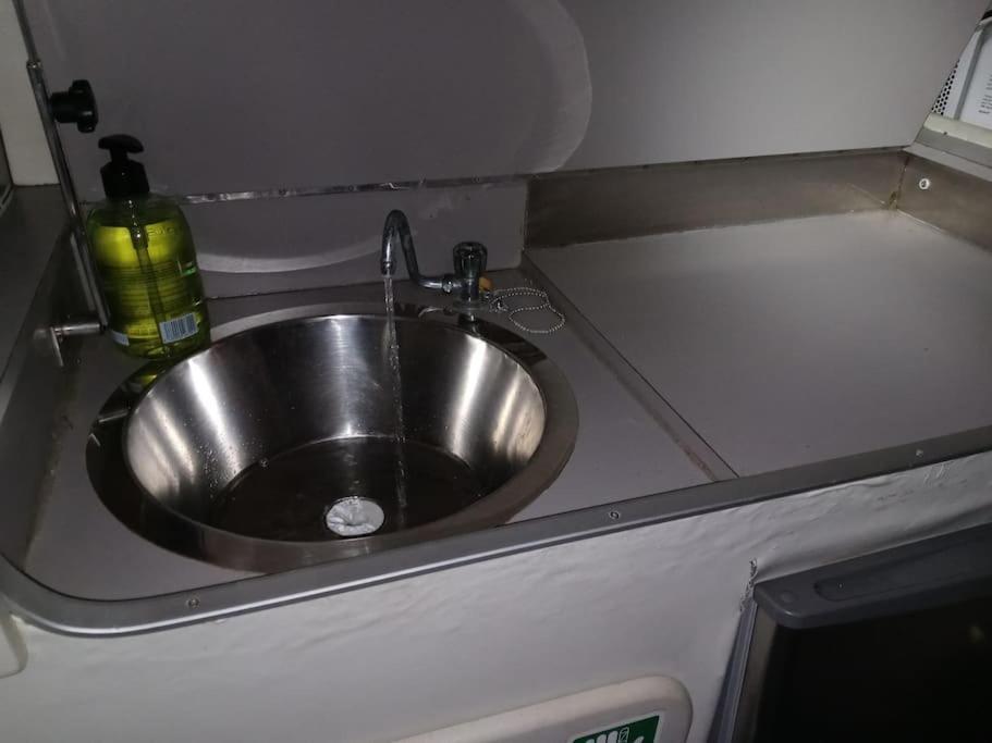 Hotel en barco Exclusive Boat In Marina De Valencia, Ideal For Couples