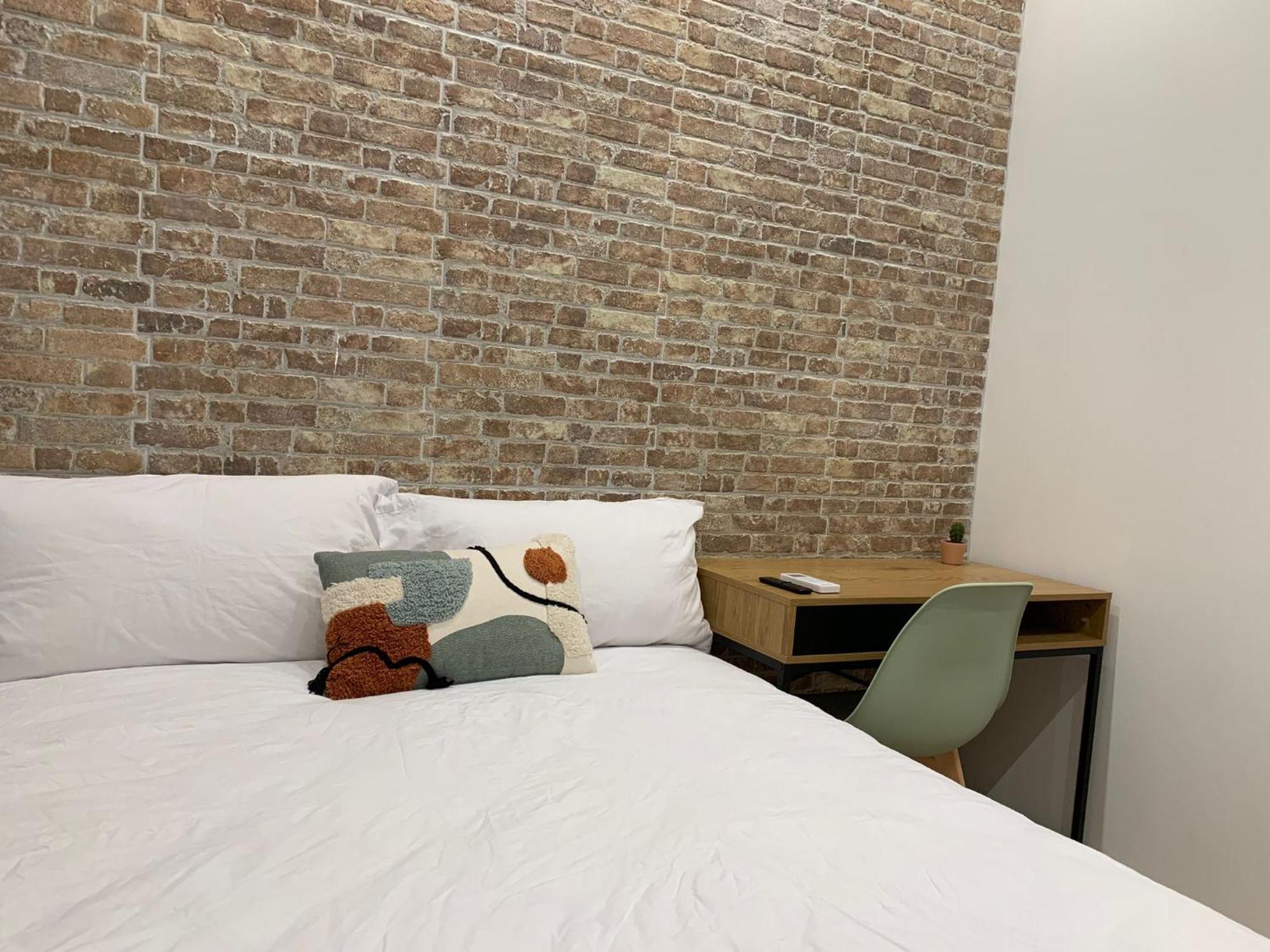 Valencia Beach Rooms * Valencia