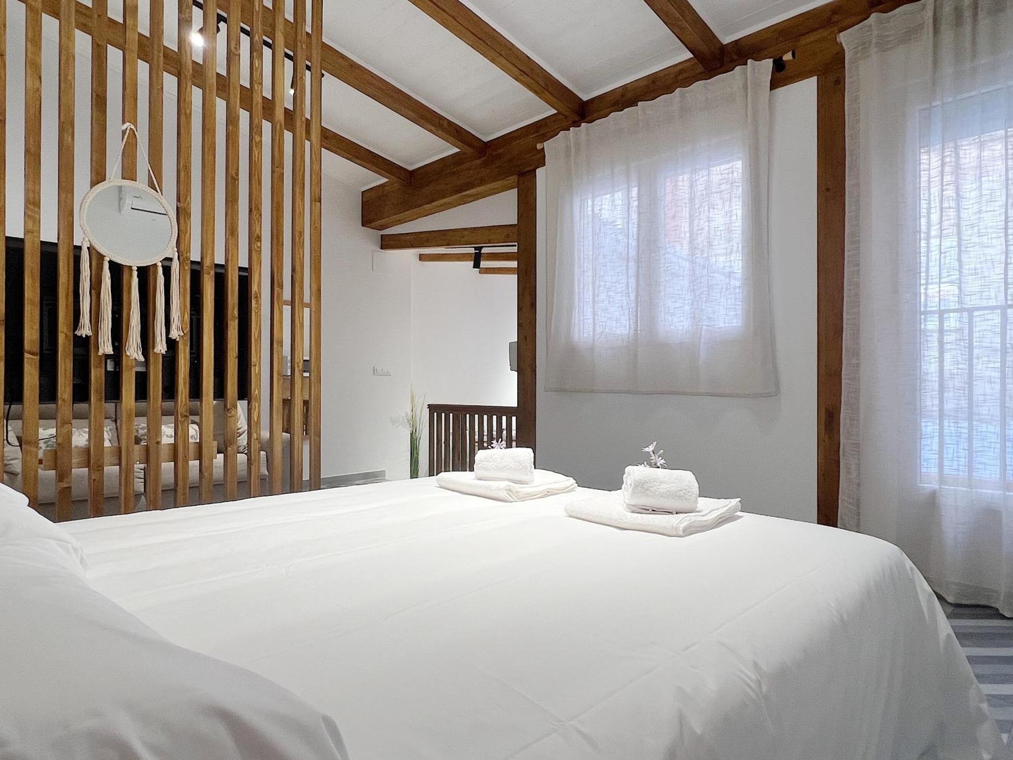Encantador Vigas De Madera Apartment