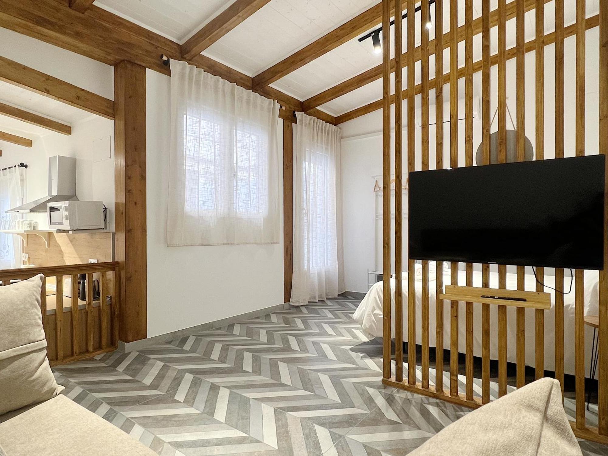 Encantador Vigas De Madera Apartment