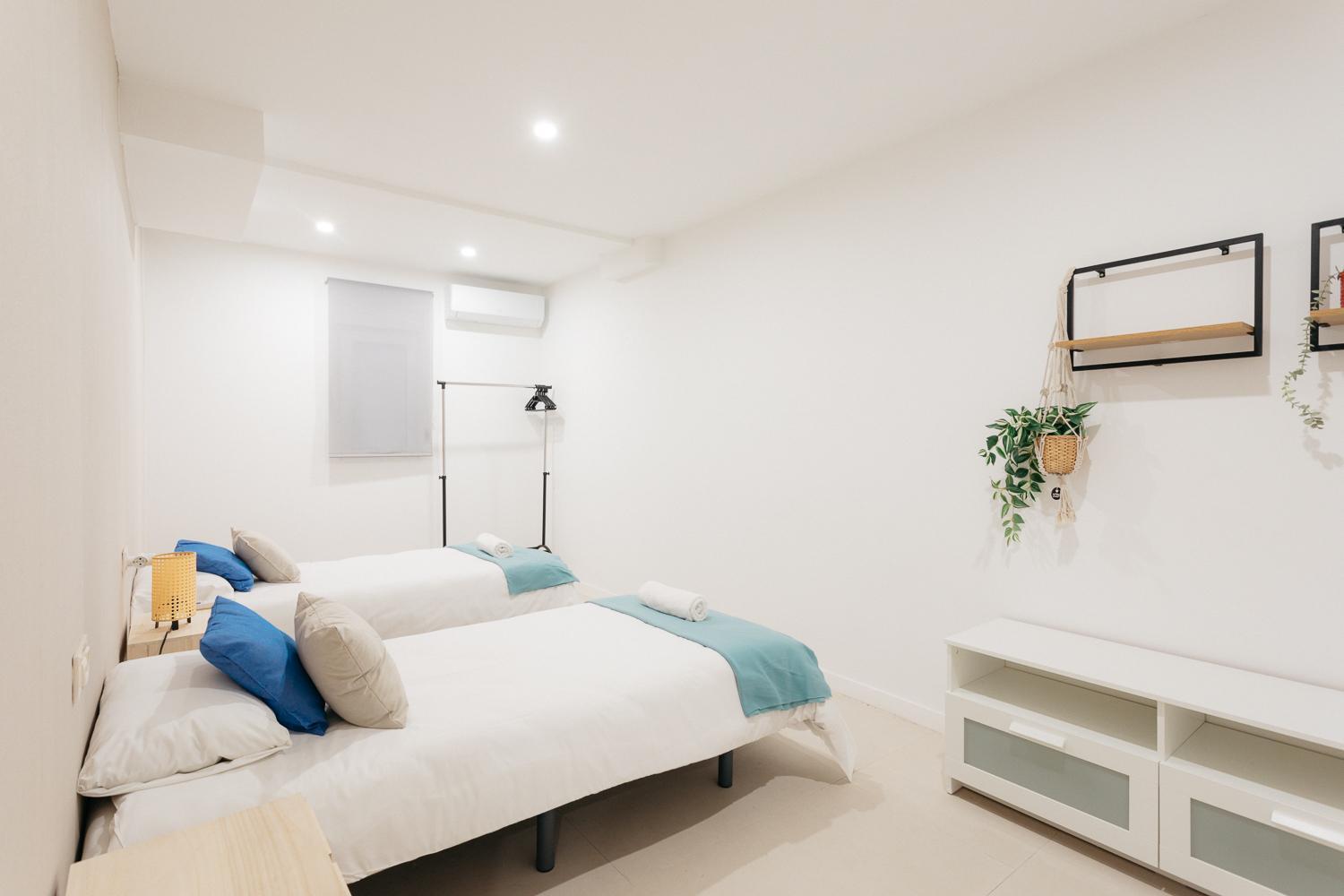 Apartment Amplio Cerca Centro Historico Y Turia 5pax 2 Bath