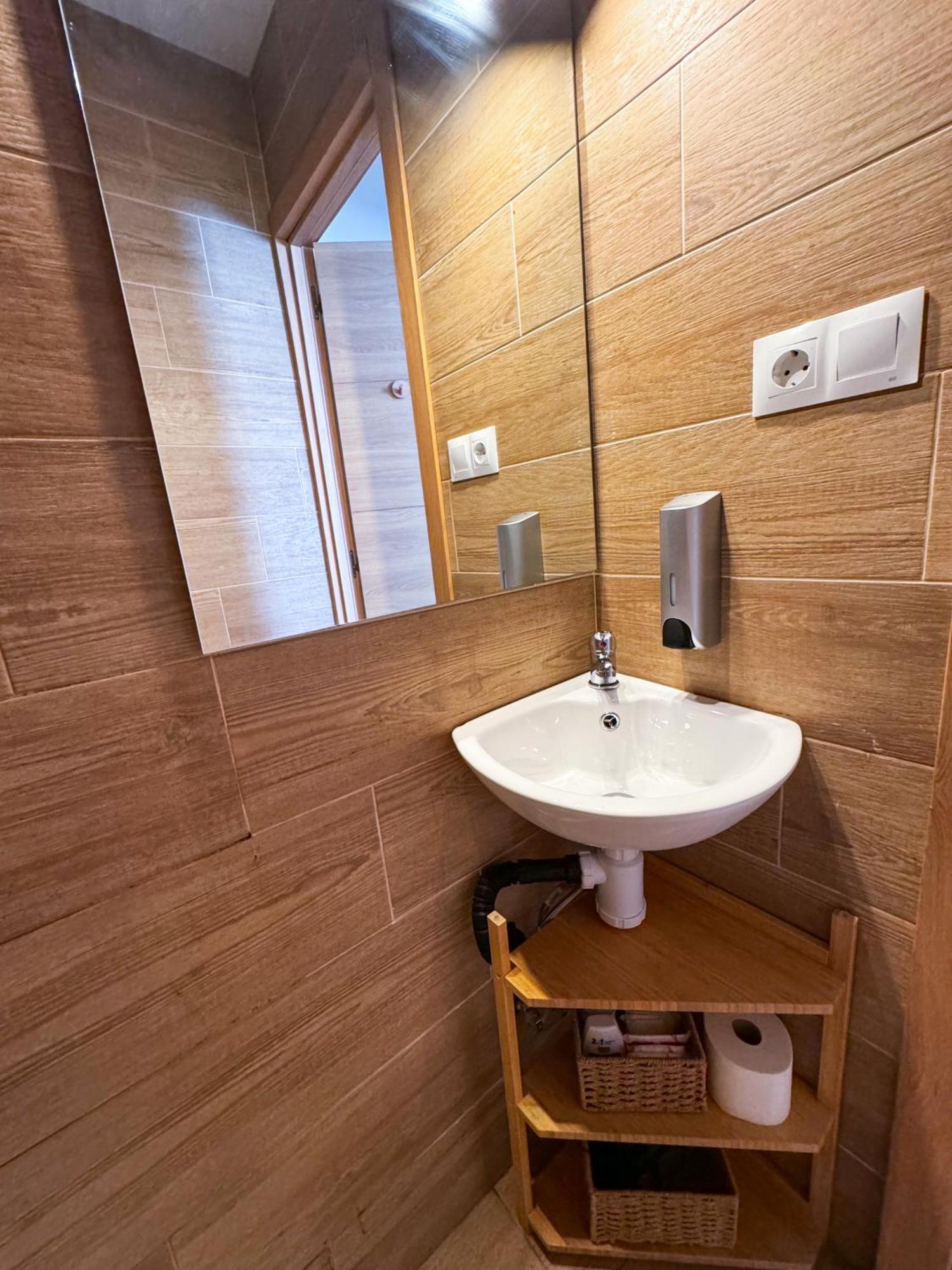 Aiora Apartment *