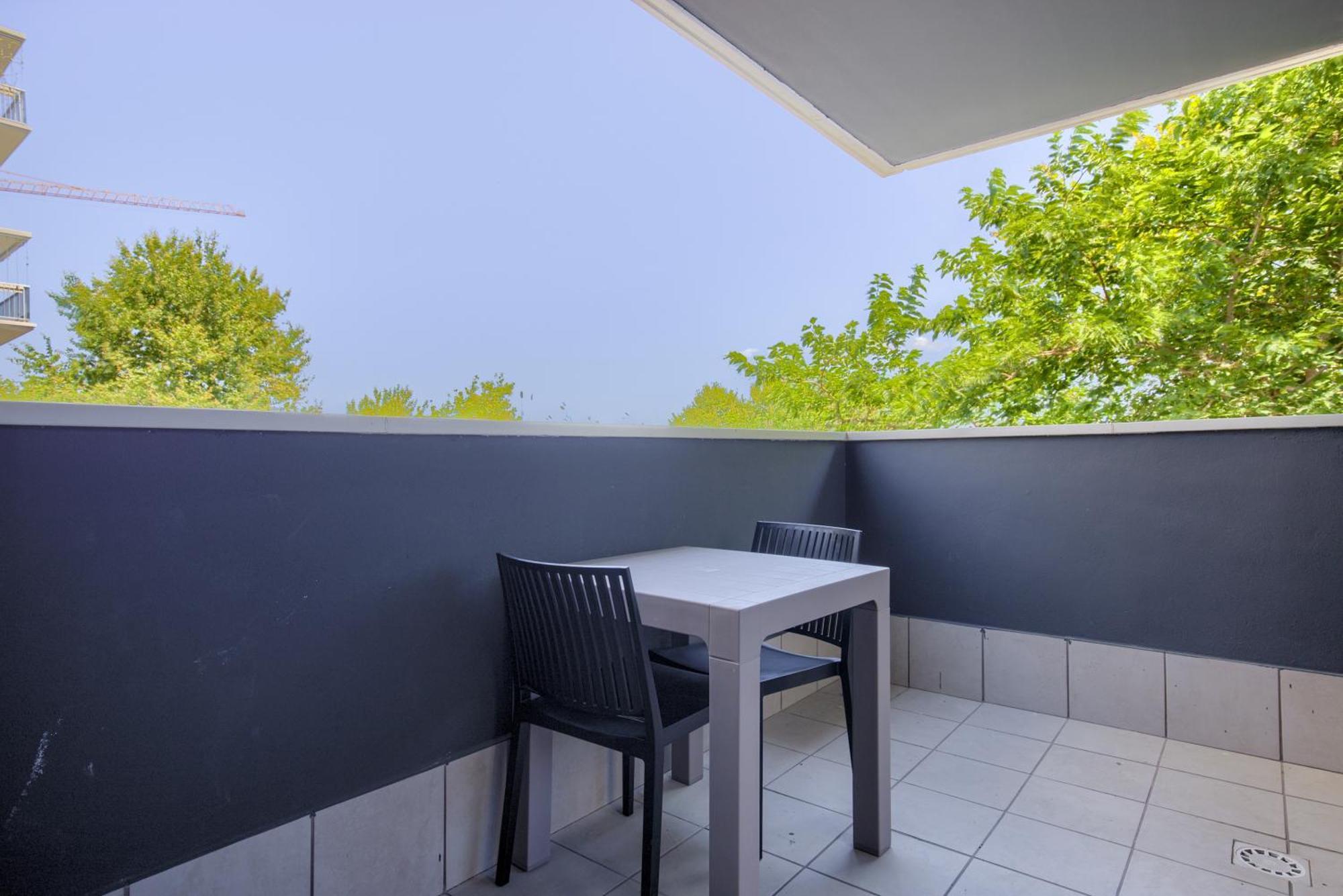 Apartment Arena 20 *