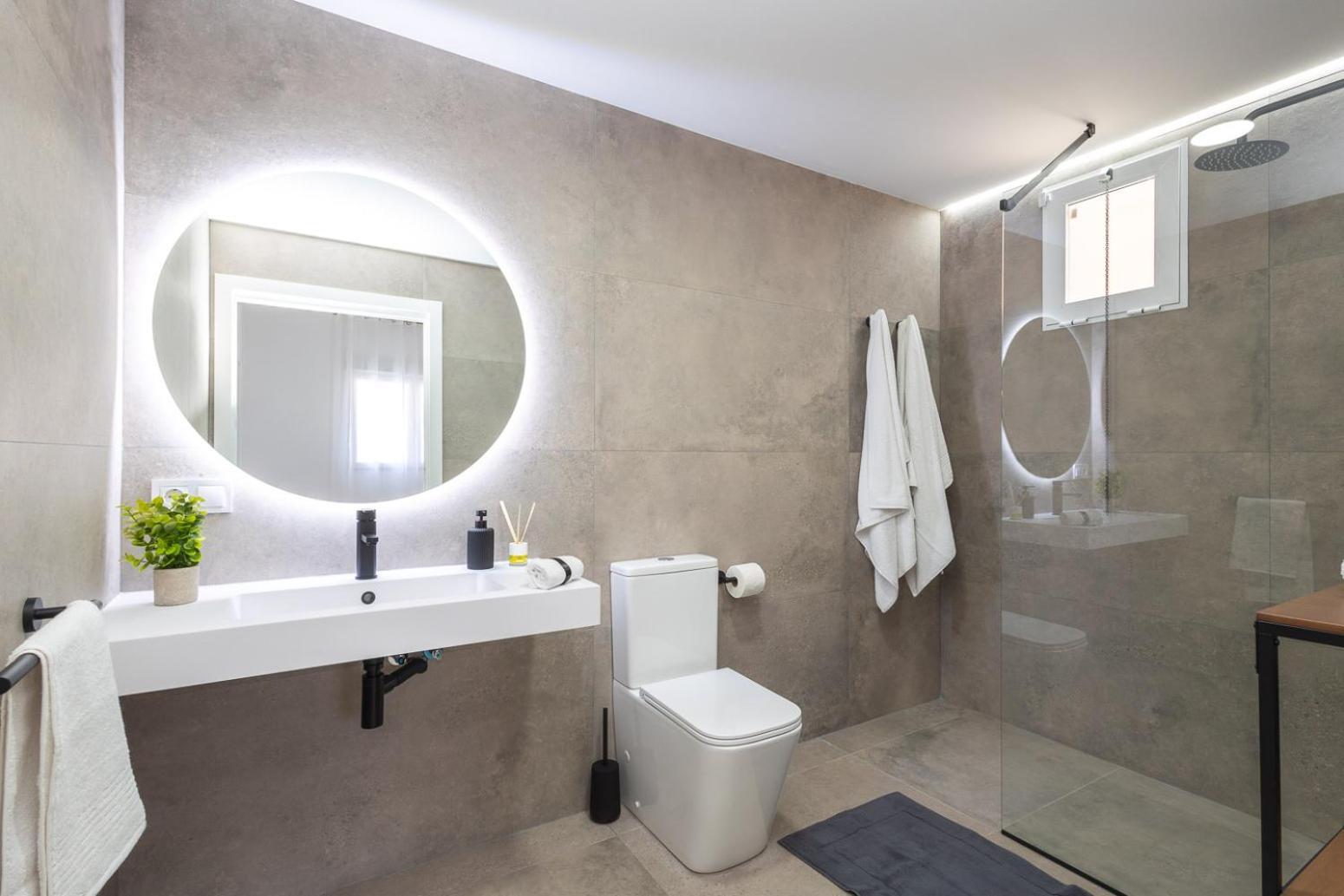 Moderno, Amplio Y Muy Comodo Apartamento Valencia