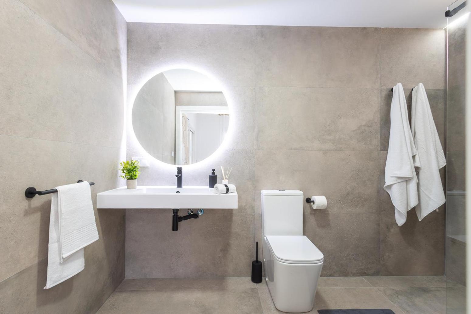 Apartamento Moderno, Amplio Y Muy Comodo *