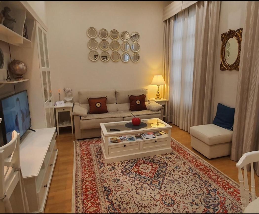 Cozy Luxury Apartments*****. The Center *