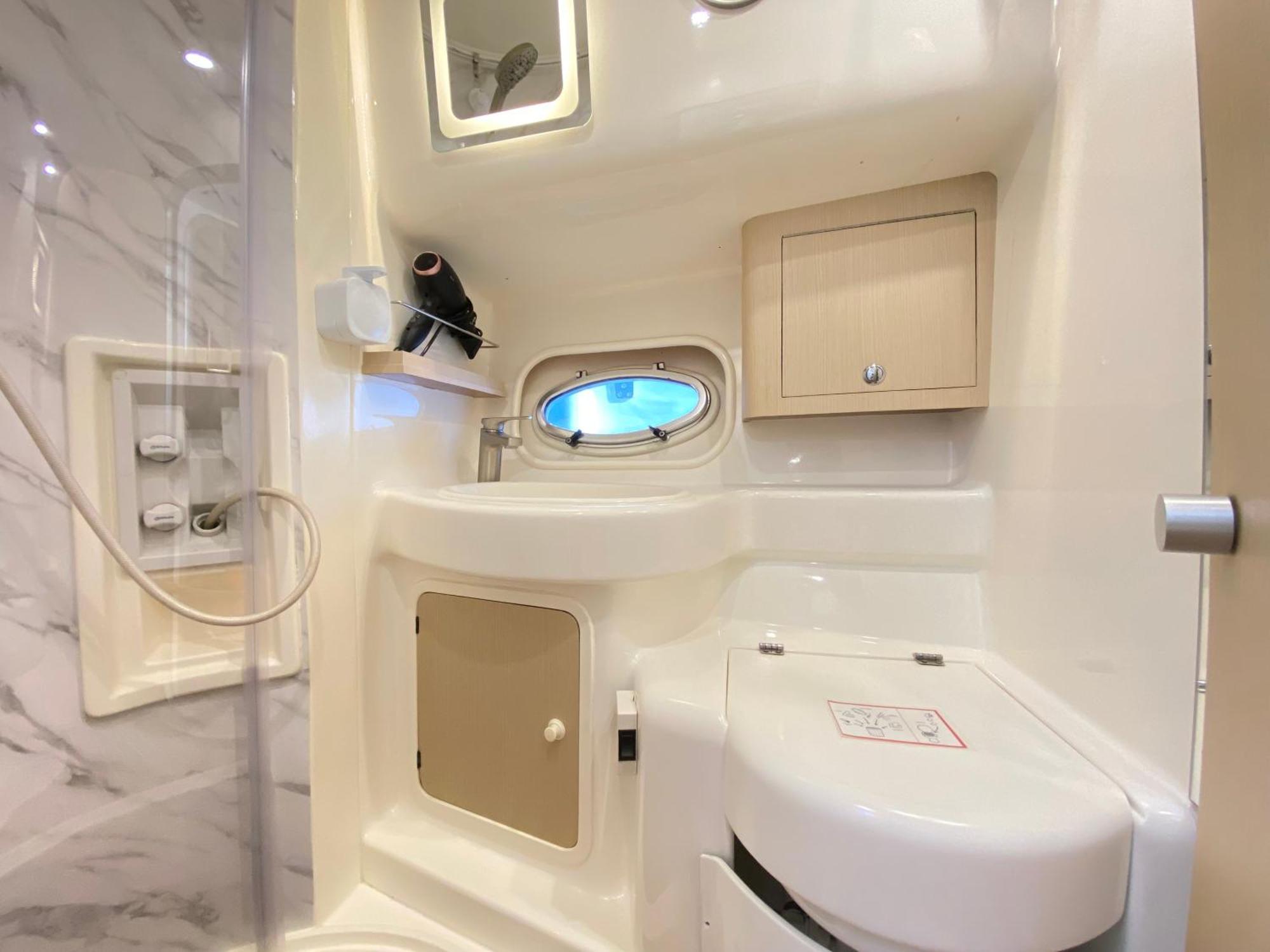 The Yacht Experience Hotel en barco