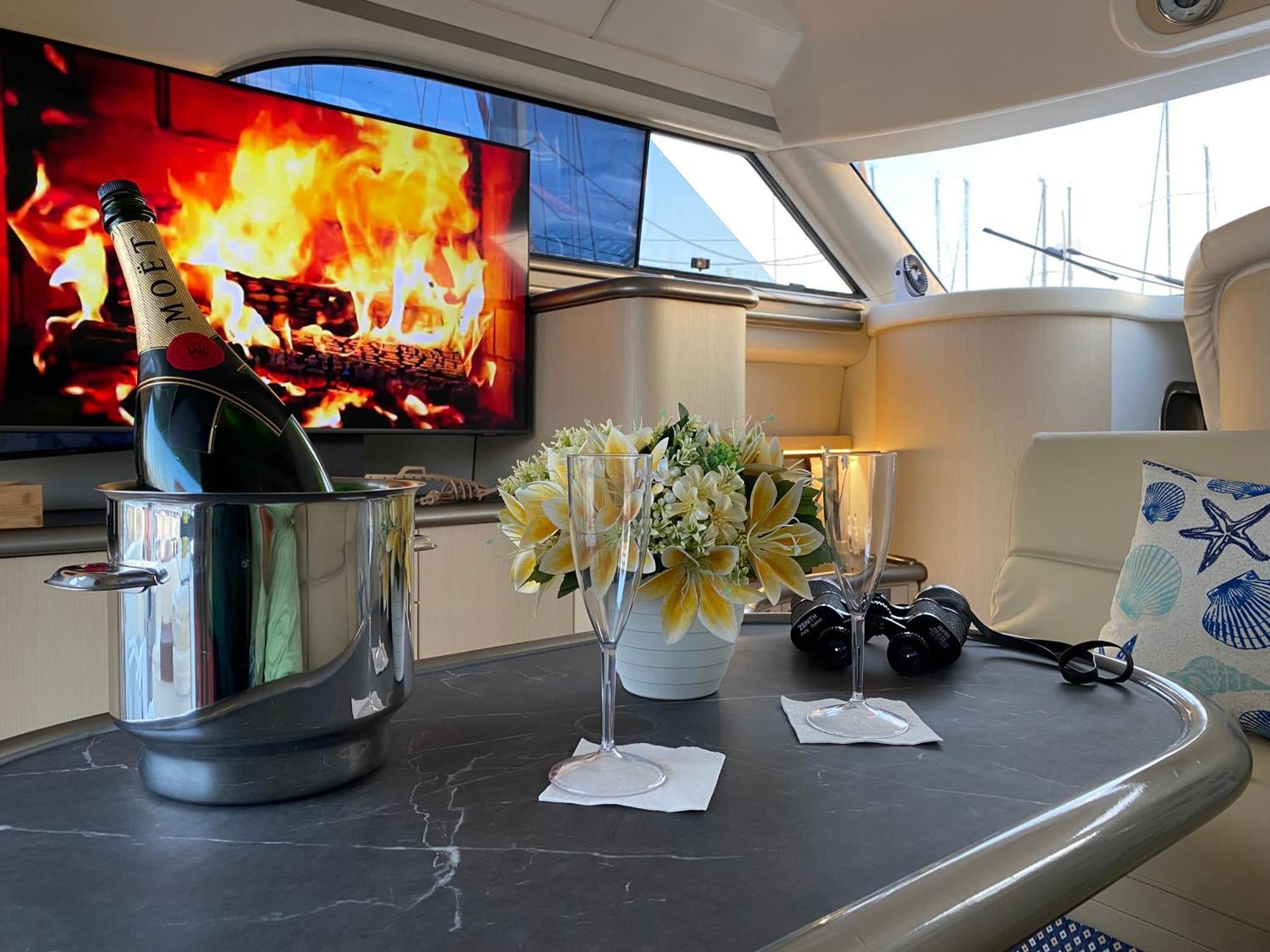 The Yacht Experience Hotel en barco *