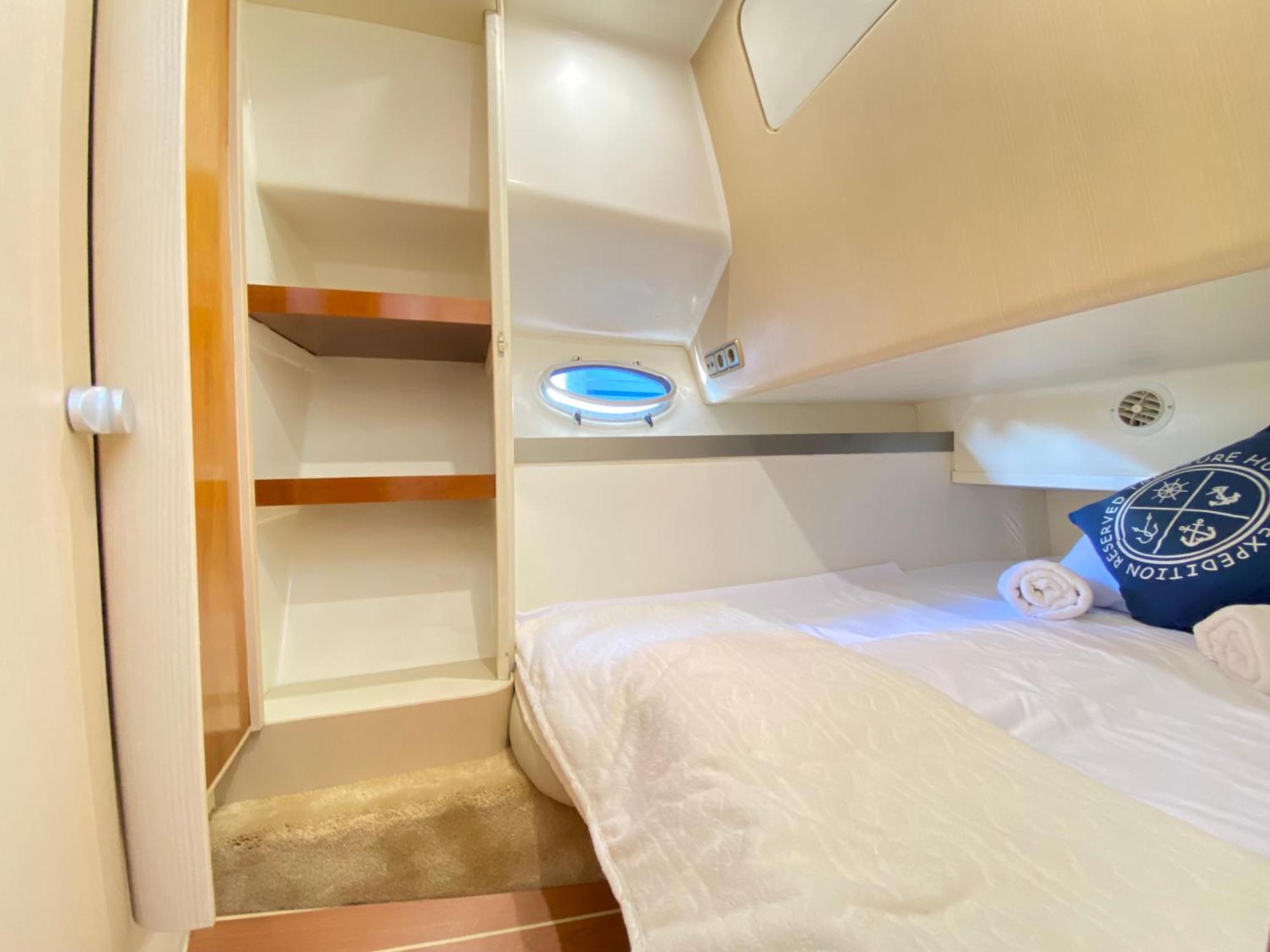 The Yacht Experience Hotel en barco Valencia