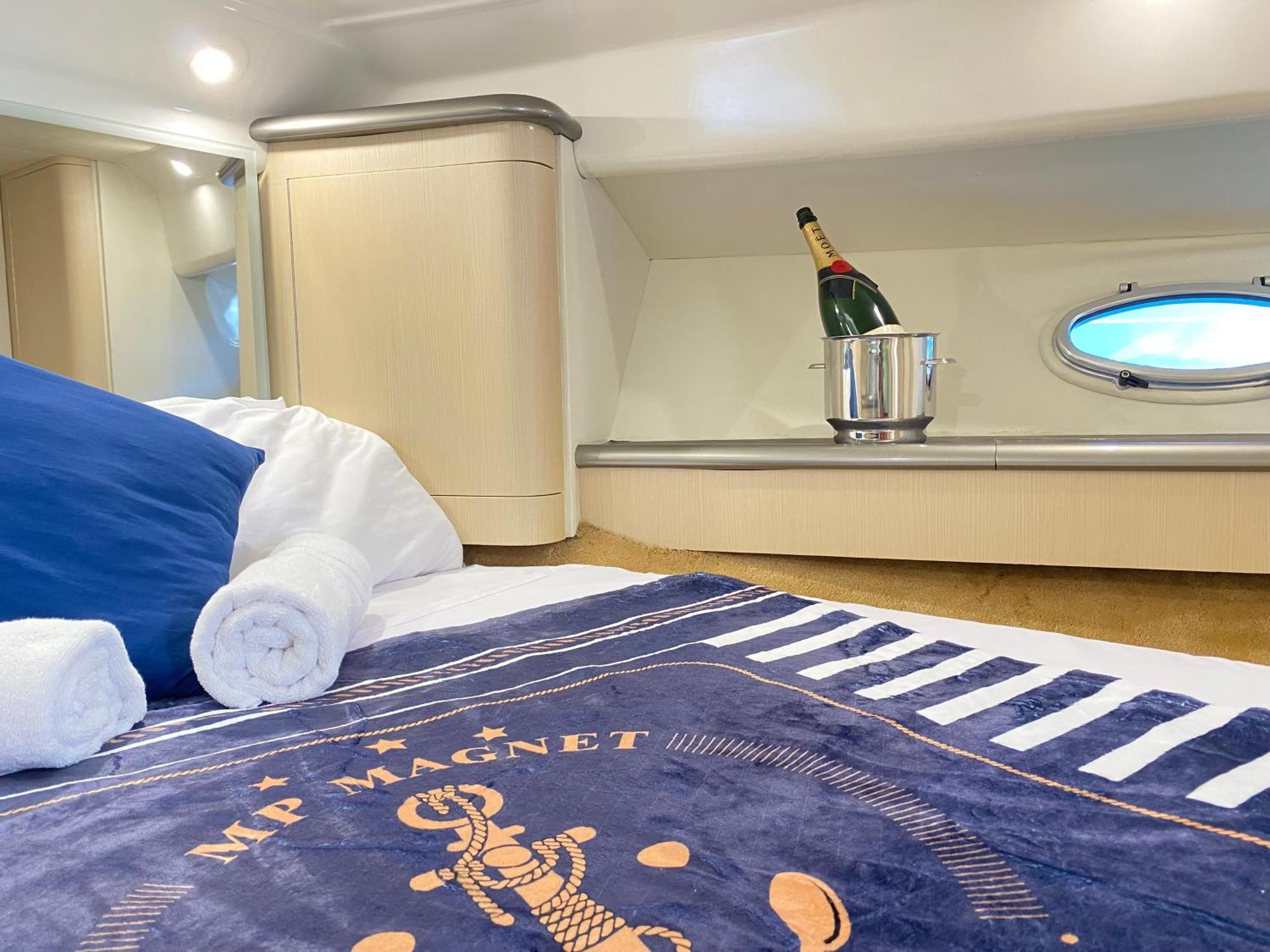Hotel en barco The Yacht Experience Valencia