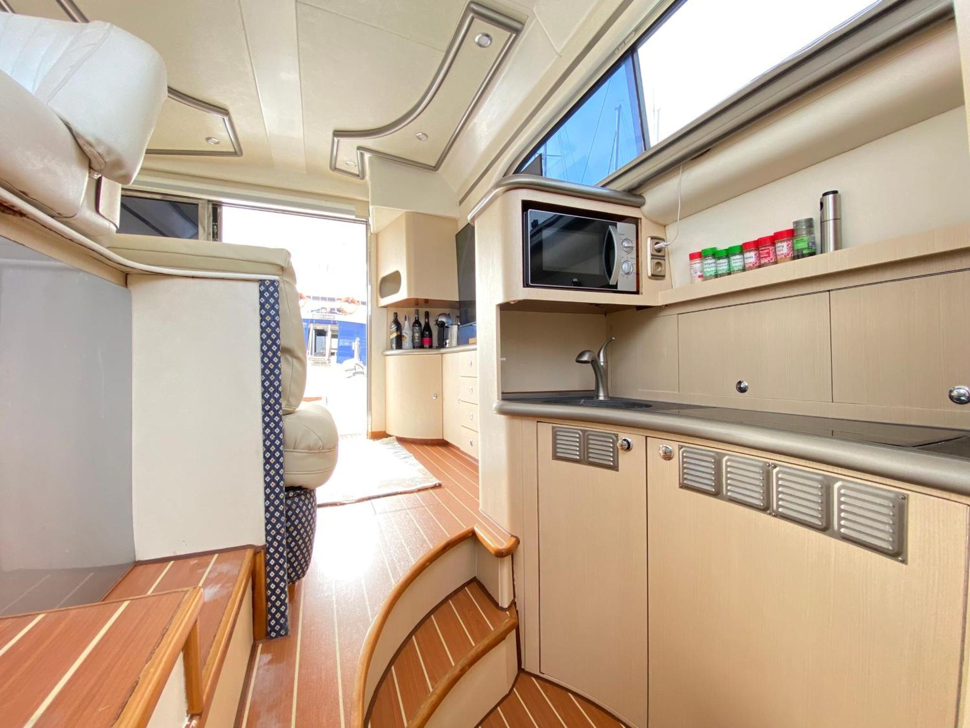 The Yacht Experience Hotel en barco *