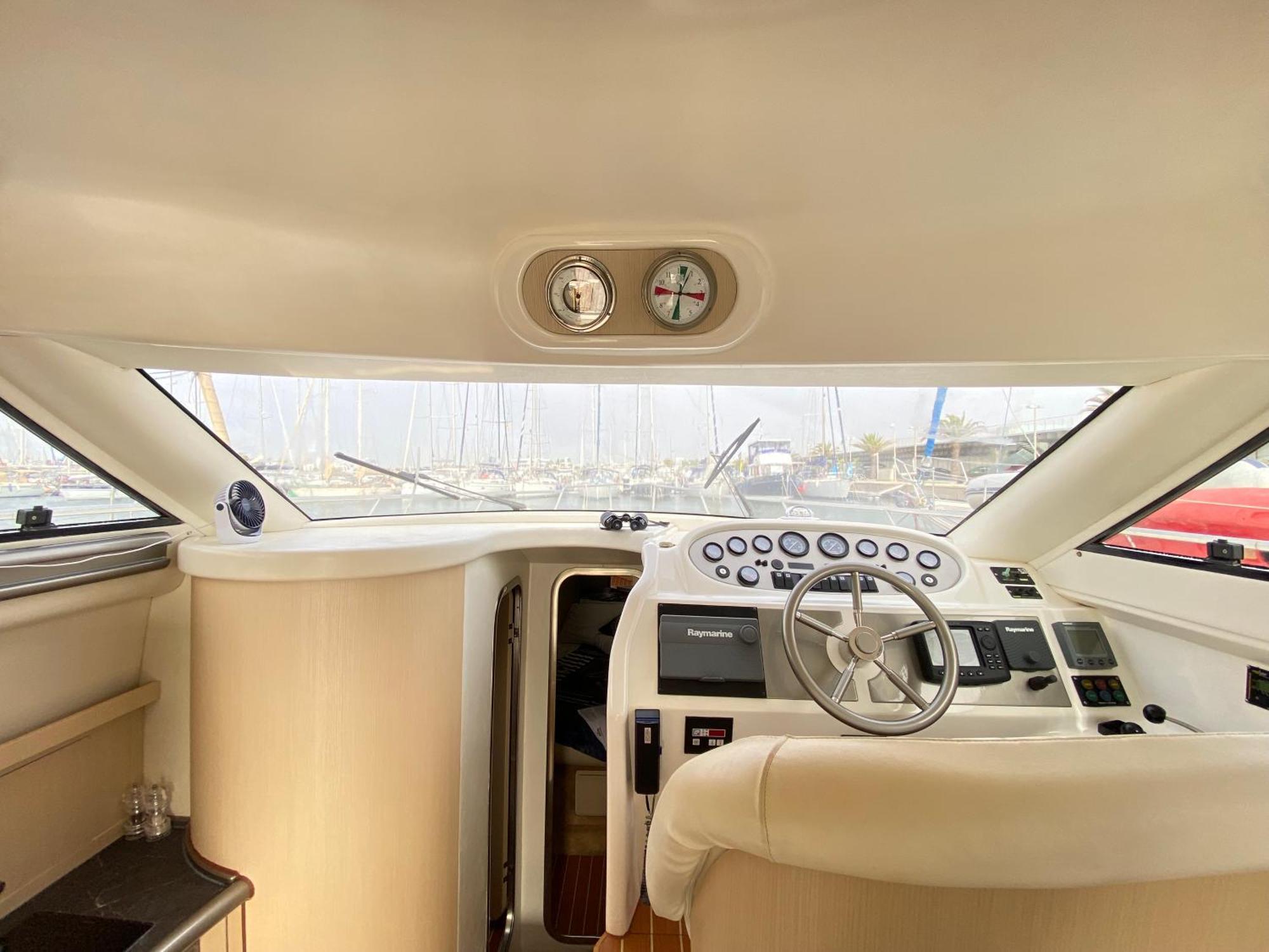 The Yacht Experience Hotel en barco Valencia