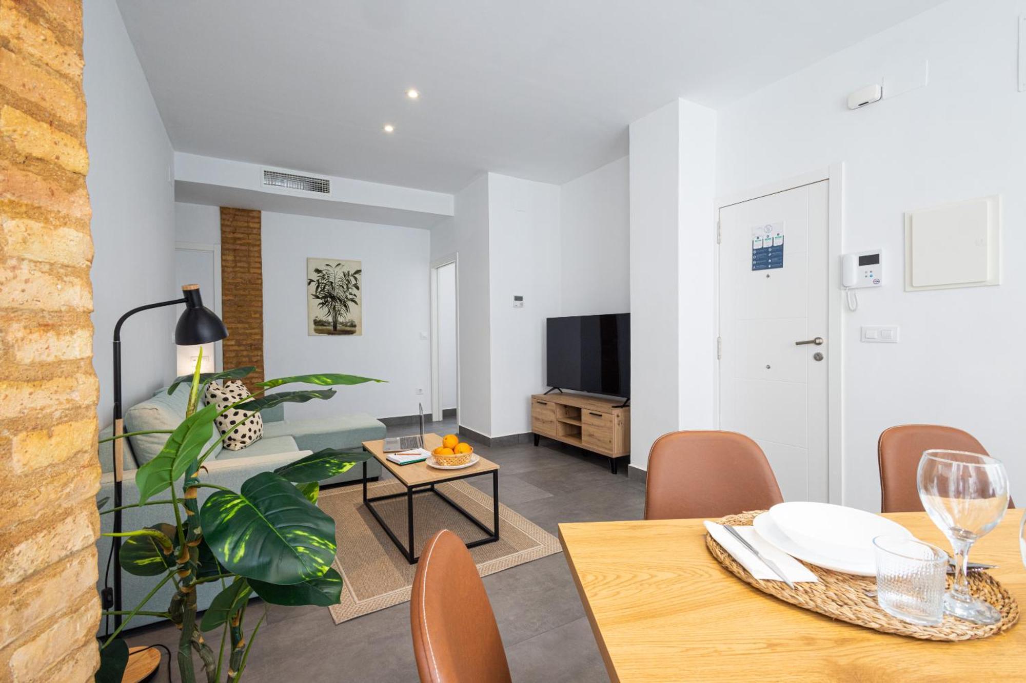 Florit Flats - The Patraix Apartment