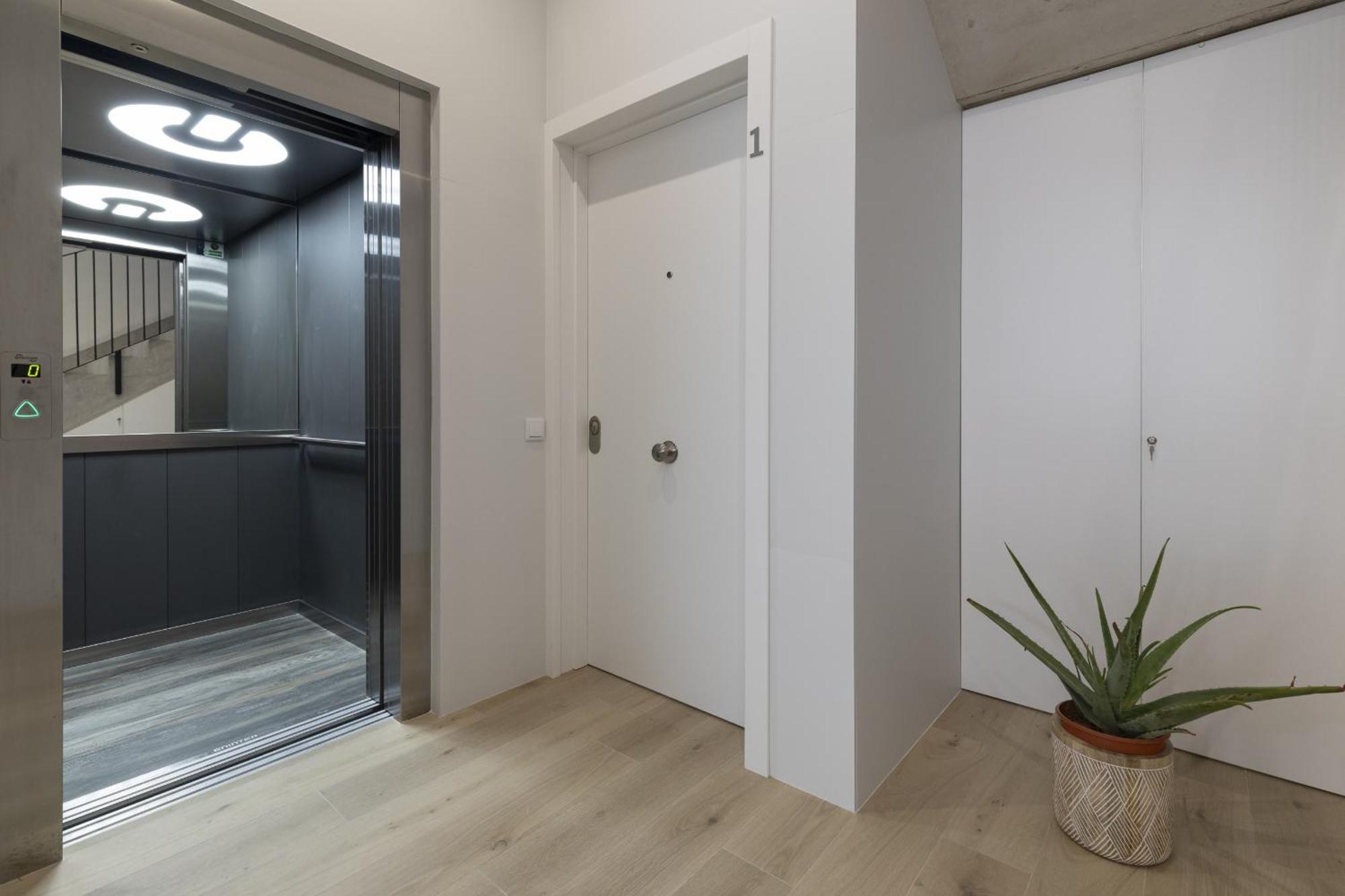 Apartup Ca La Leni Iii *