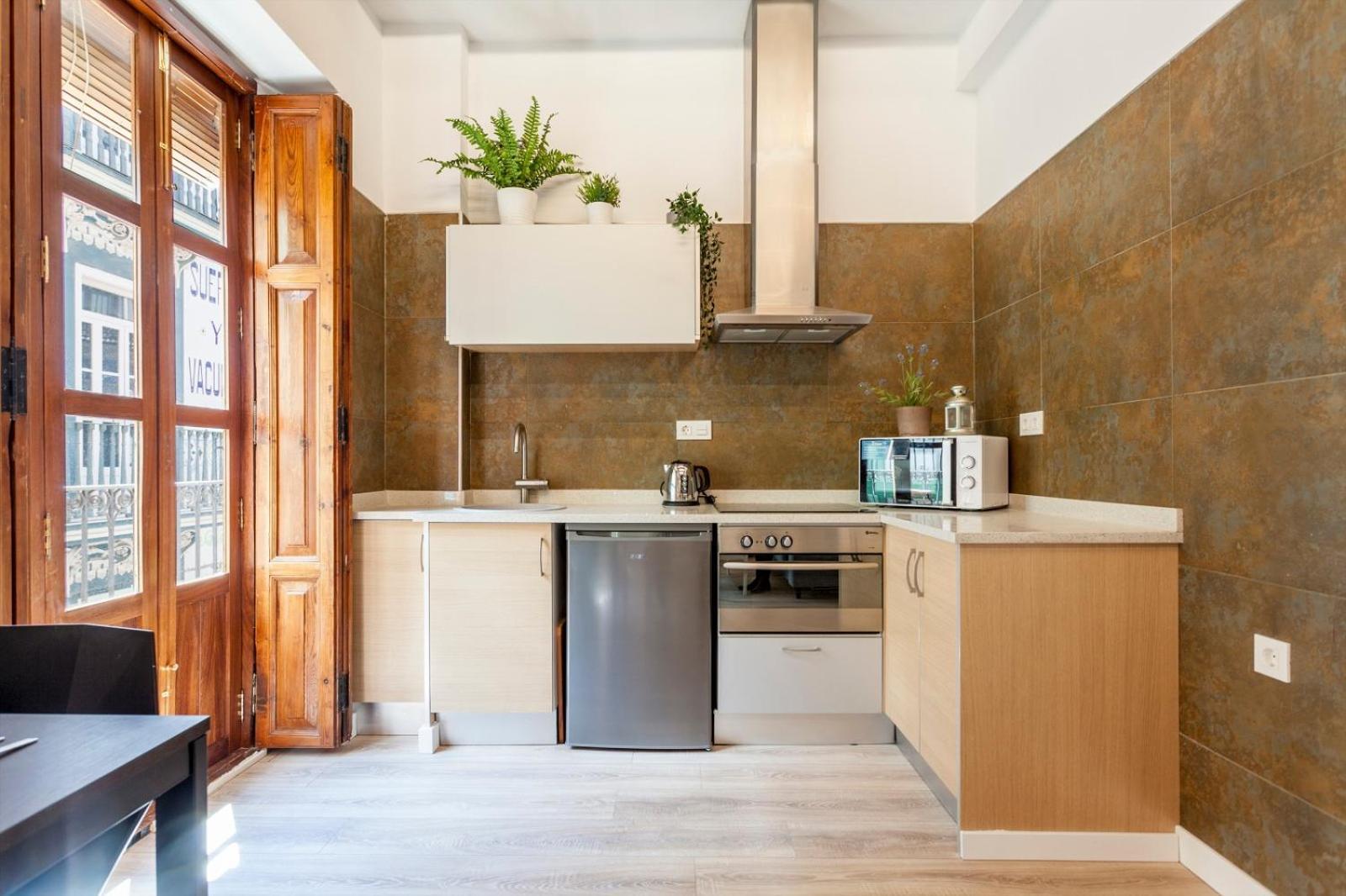 Loft De Diseno Junto Al Mercado Con Balconada *