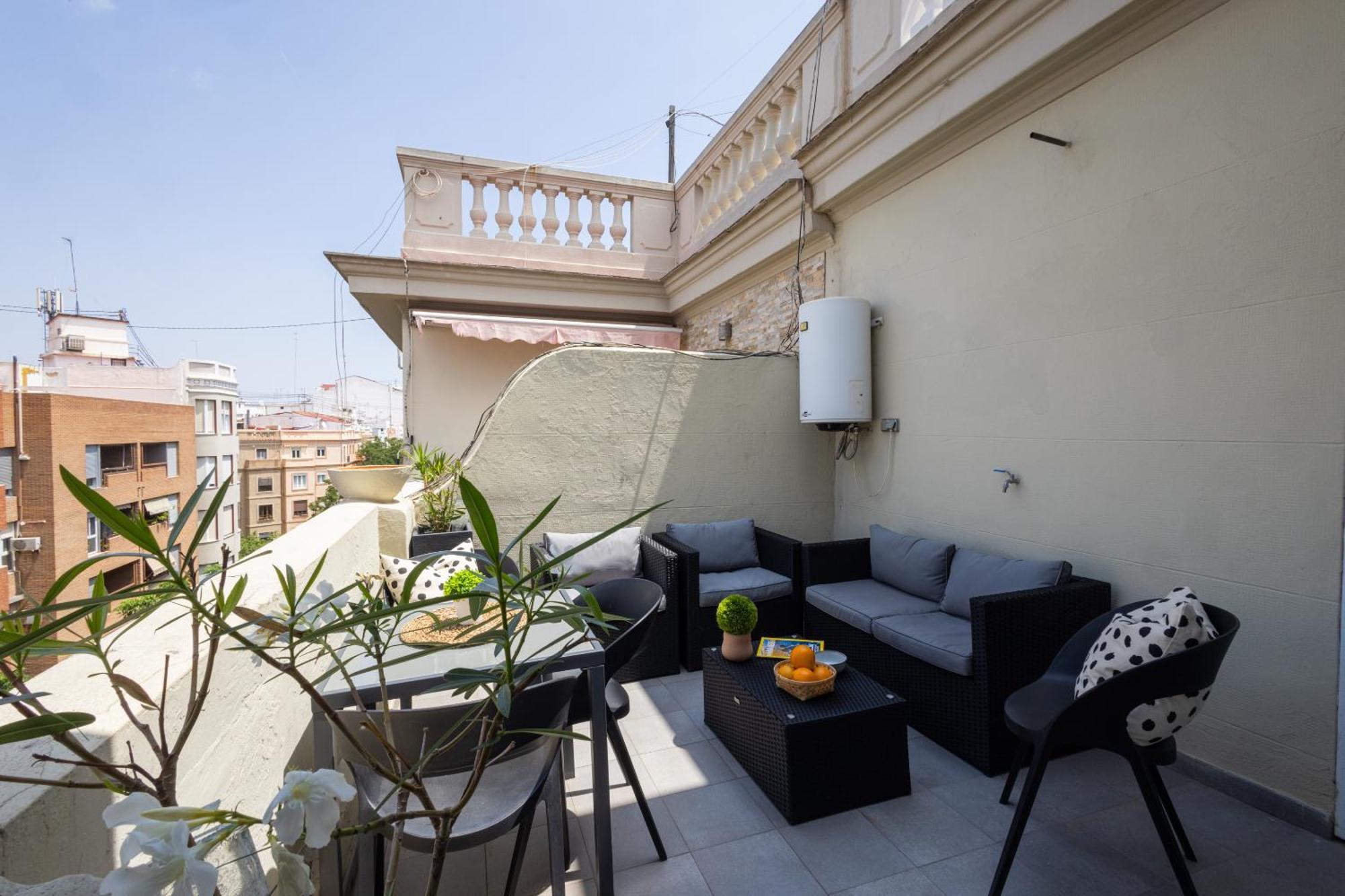 Stylish 2 Bedroom Ac Wifi Terrace Attic In Center Apartamento *
