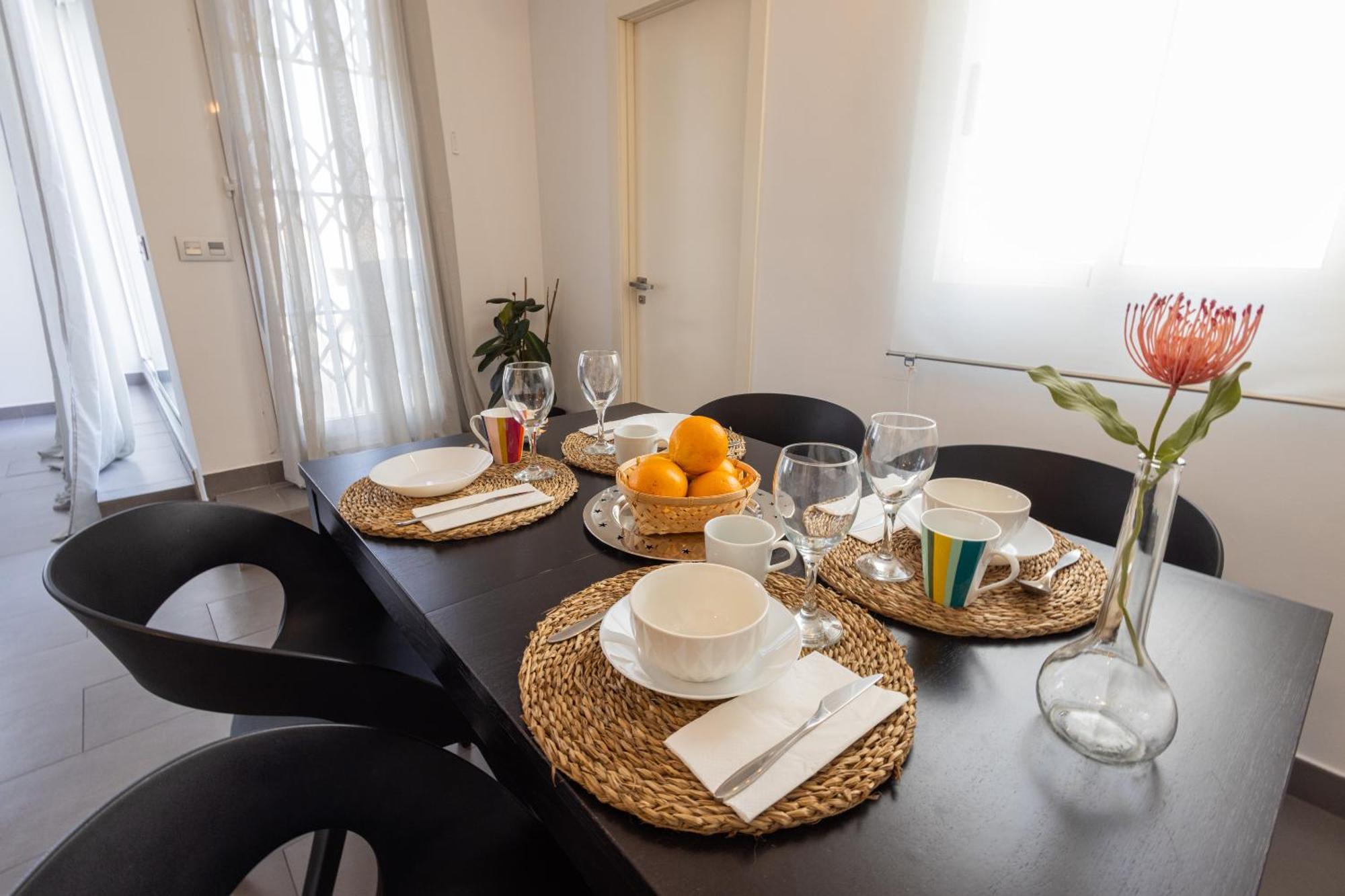 Stylish 2 Bedroom Ac Wifi Terrace Attic In Center Apartamento