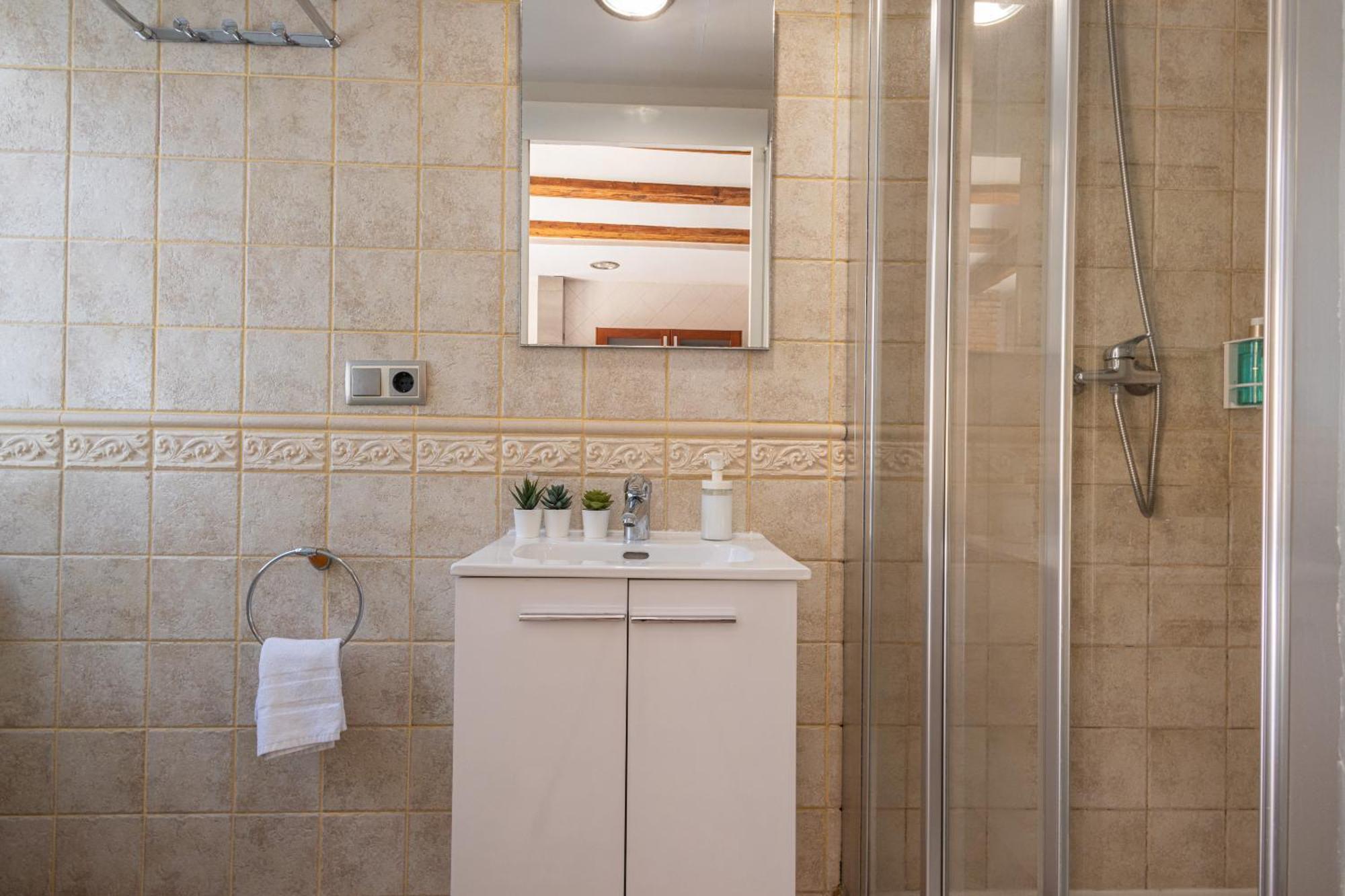 Apartamento Florit Flats - Cozy Wifi Ac Loft In The Heart Of Ruzafa