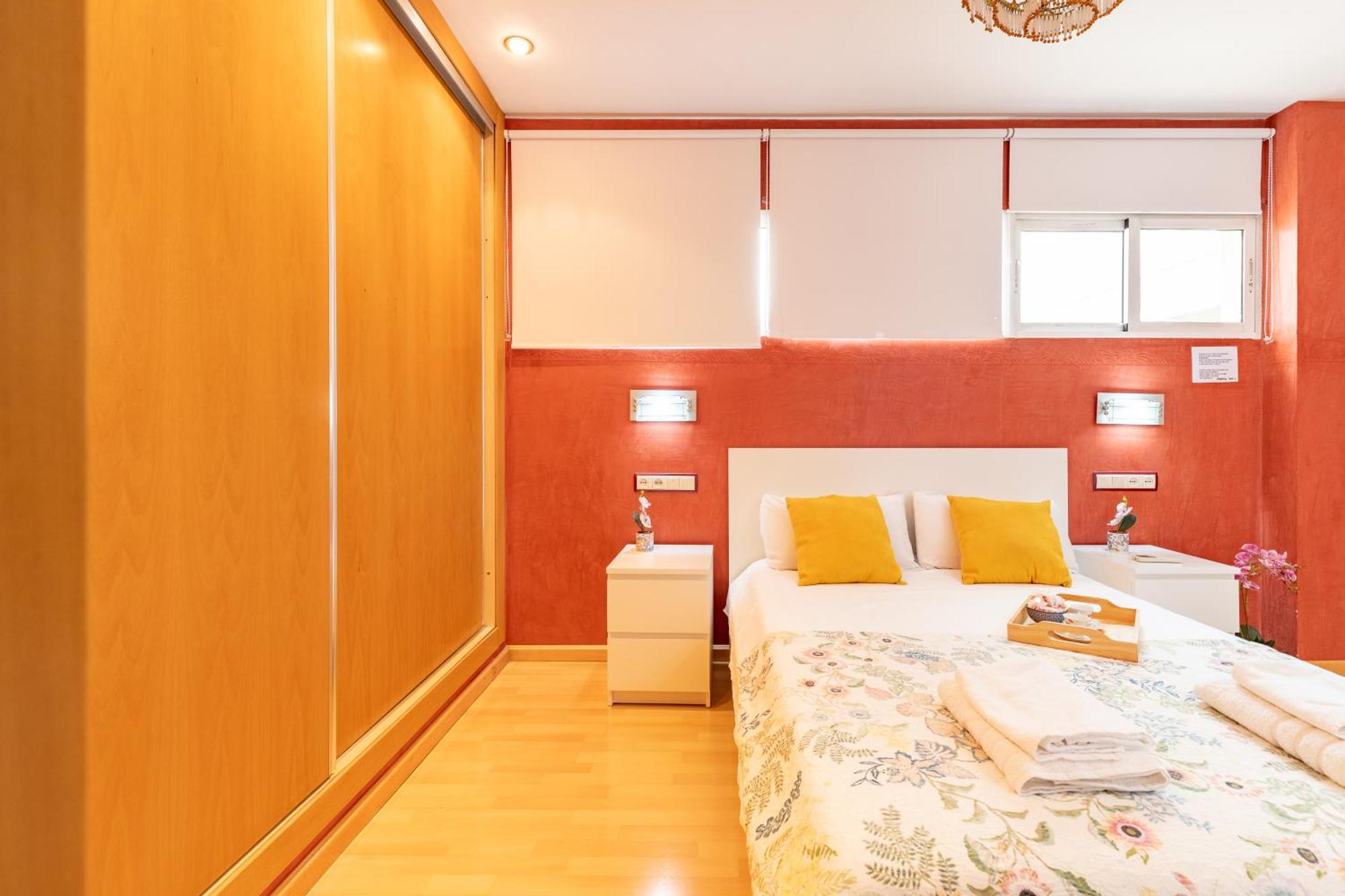 Apartment Penthouse Duplex In A 4 Floors Spanish House -8 Min To Center By Metro