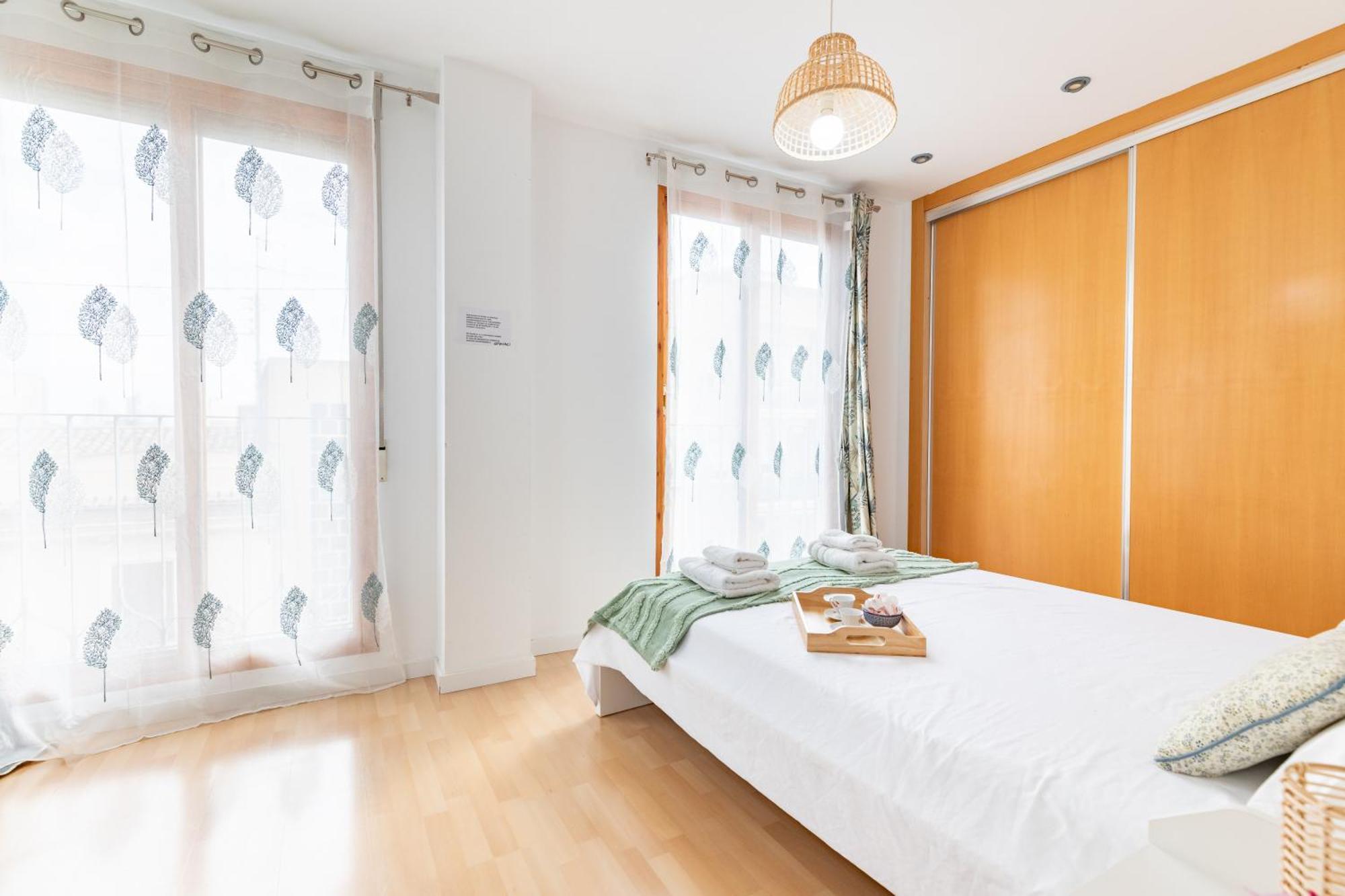 Penthouse Duplex In A 4 Floors Spanish House -8 Min To Center By Metro
