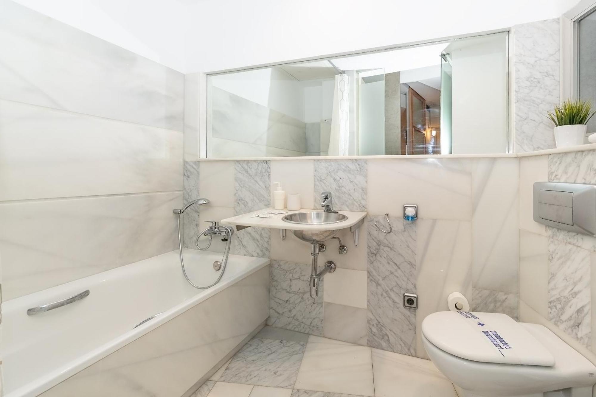 Apartamento Amplio En Centro By Rent Me Valencia