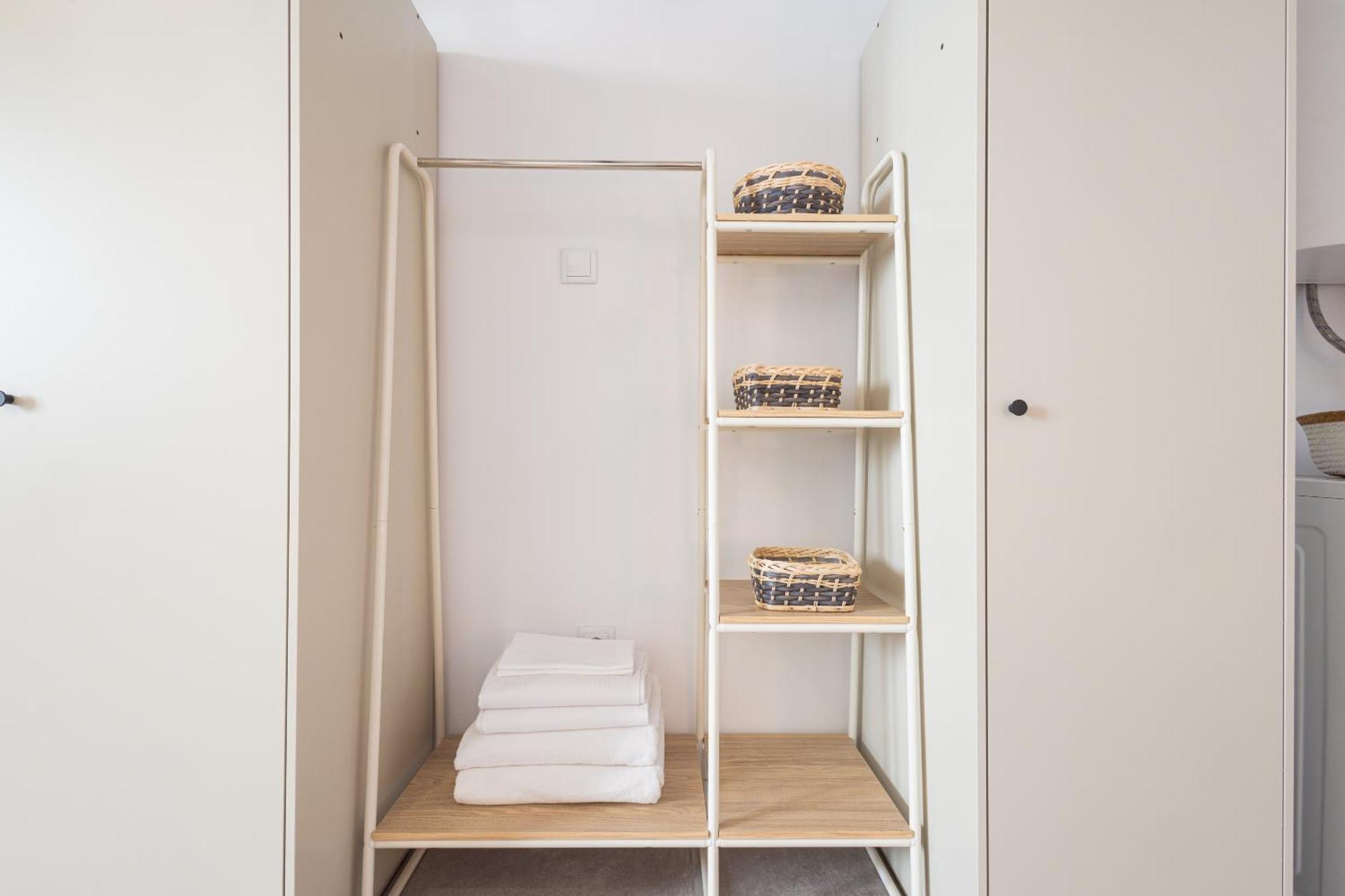 Florit Flats - The Port Avenue Duplex
