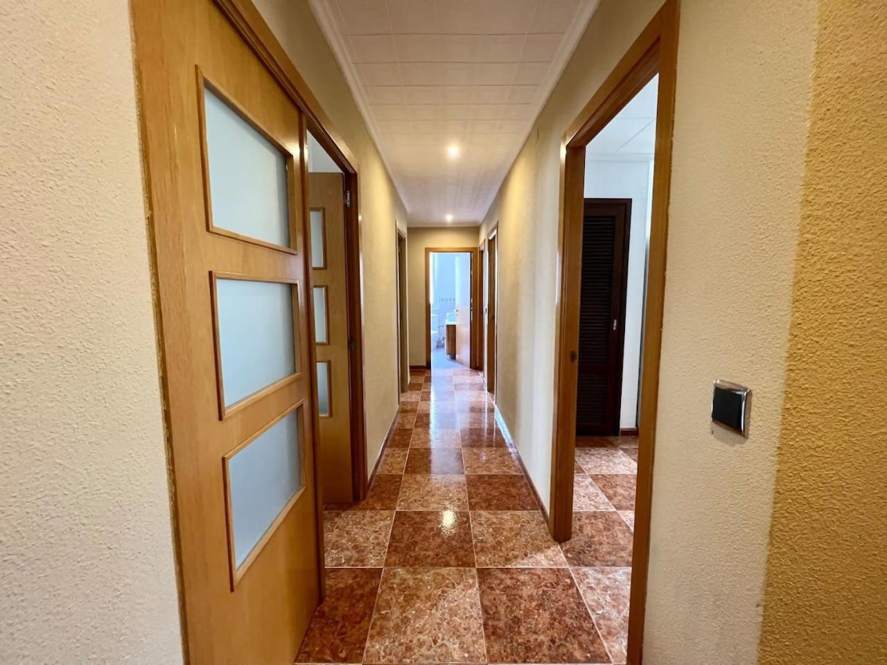 Bonito Y Grande Cerca De La Playa Apartamento Valencia