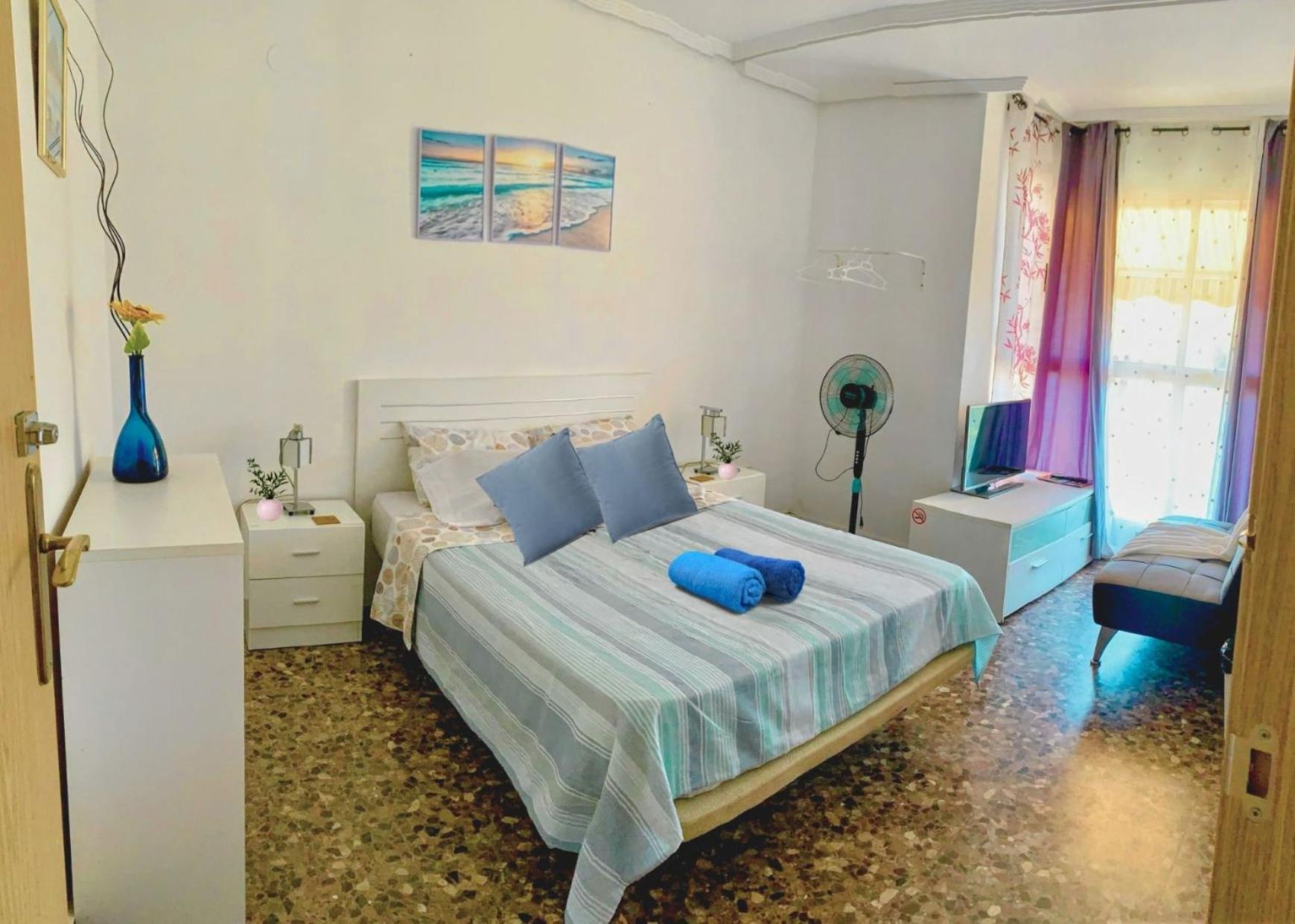 Apartamento Compartido Con Vista Al Puerto Habitación en casa particular Valencia