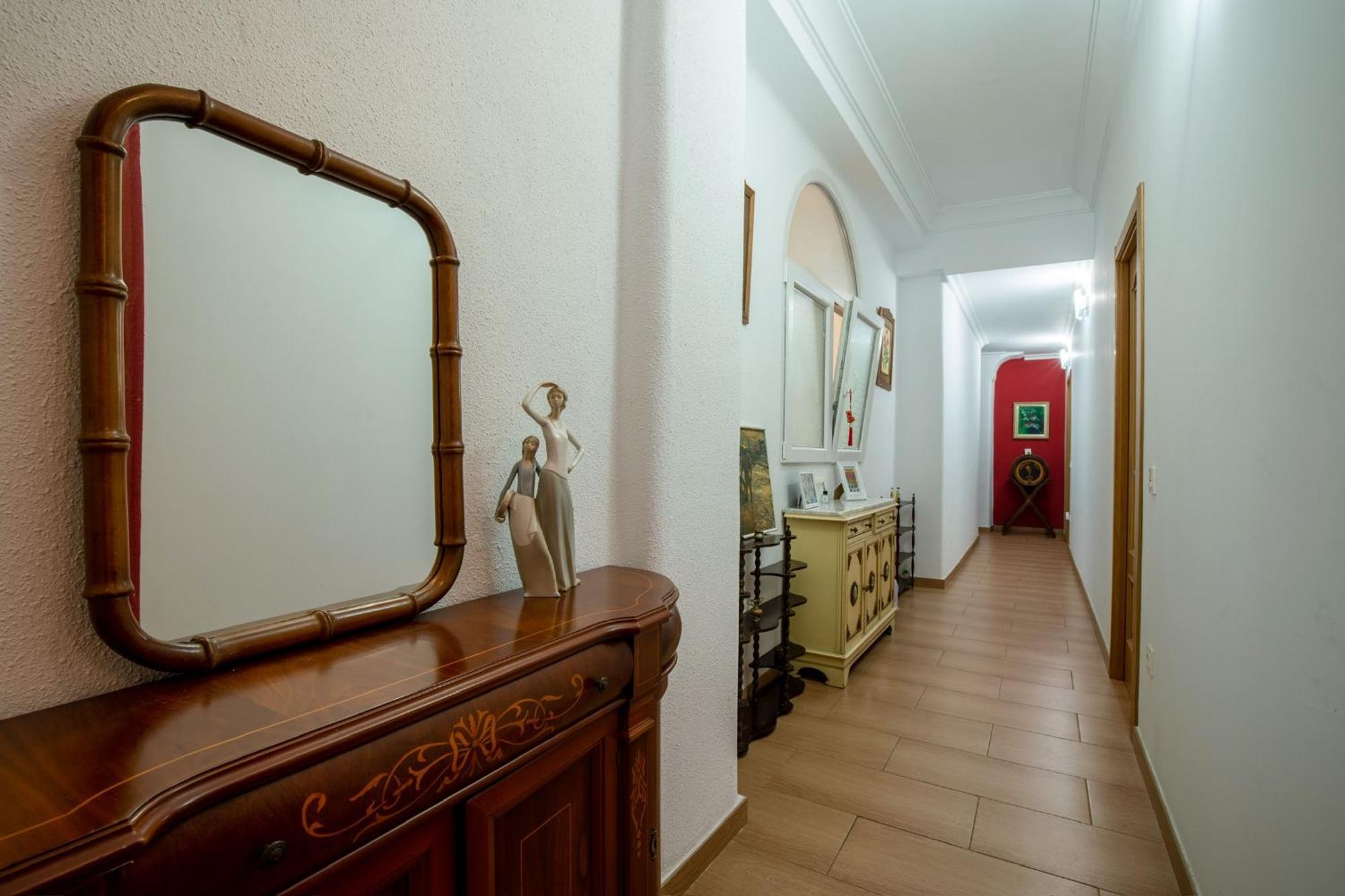 Mirador 1 Del Mercado - Con Bano Privado En El Centro De La Ciudad Vella Habitación en casa particular *