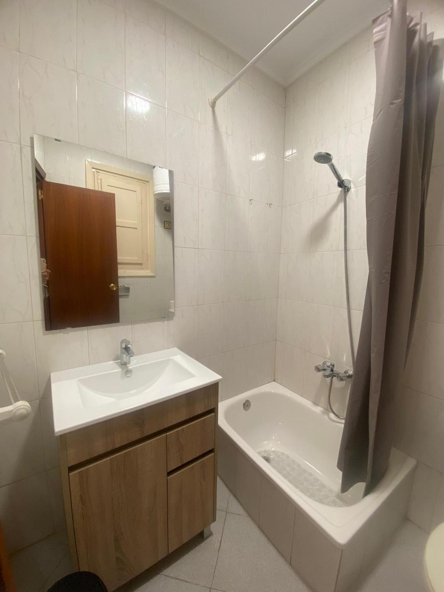 Turia - Urban Centric & At Bruno Coliving Habitación en casa particular *