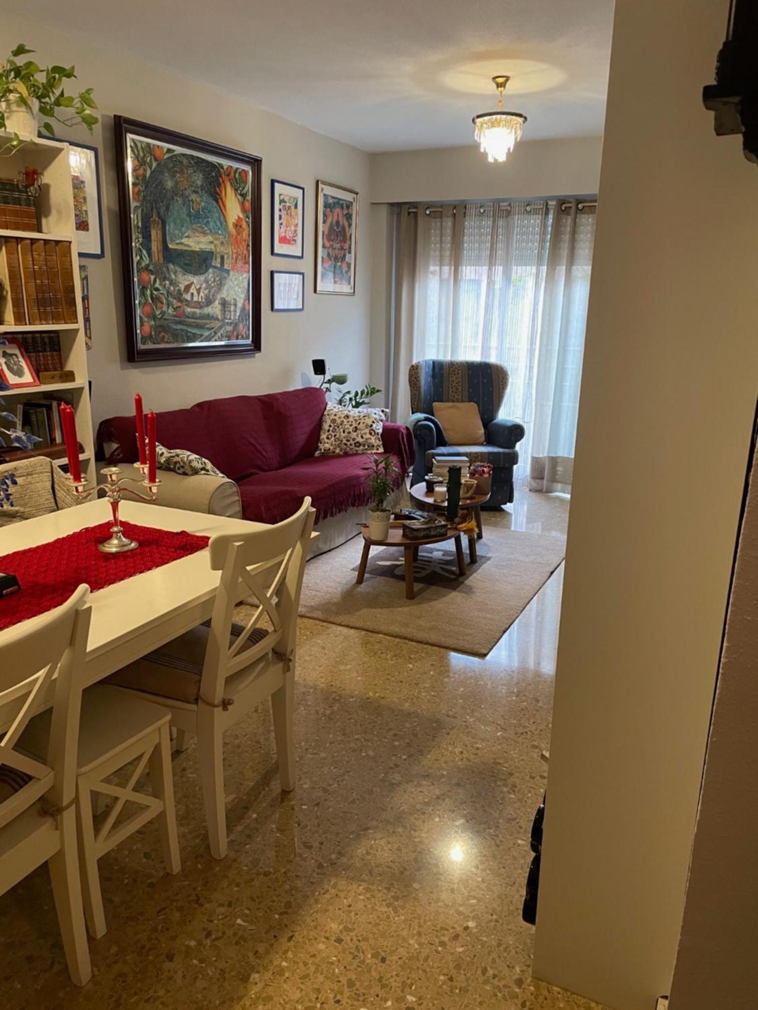 Apartamento Chica En Vivienda Compartida Con Anfitrion Hombre