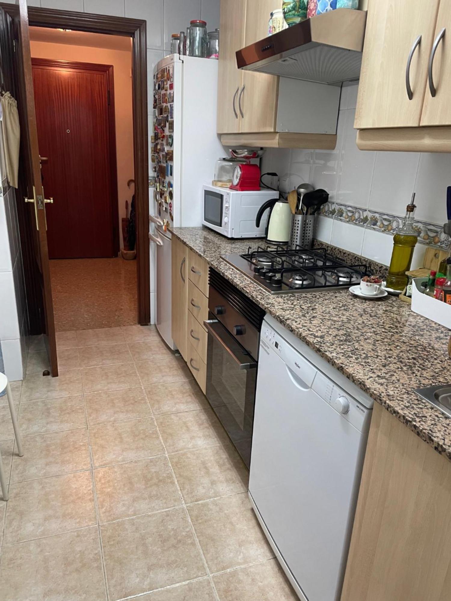Apartamento Chica En Vivienda Compartida Con Anfitrion Hombre Valencia