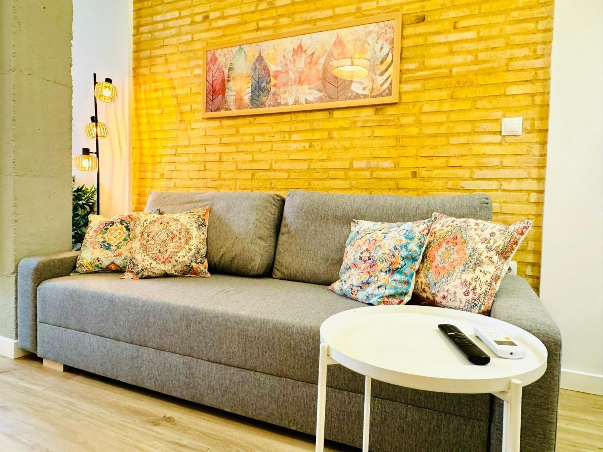 Apartamento Dorado Cabanyal - Luxury Beachside Charm