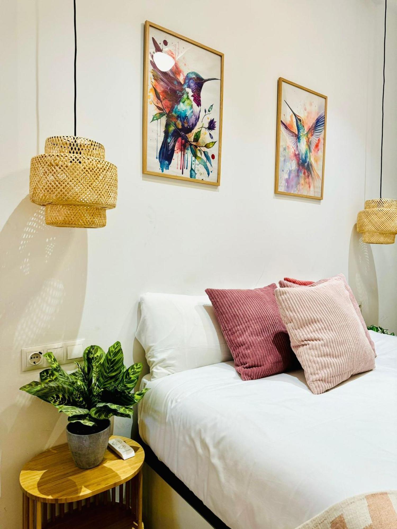 Apartamento Dorado Cabanyal - Luxury Beachside Charm *