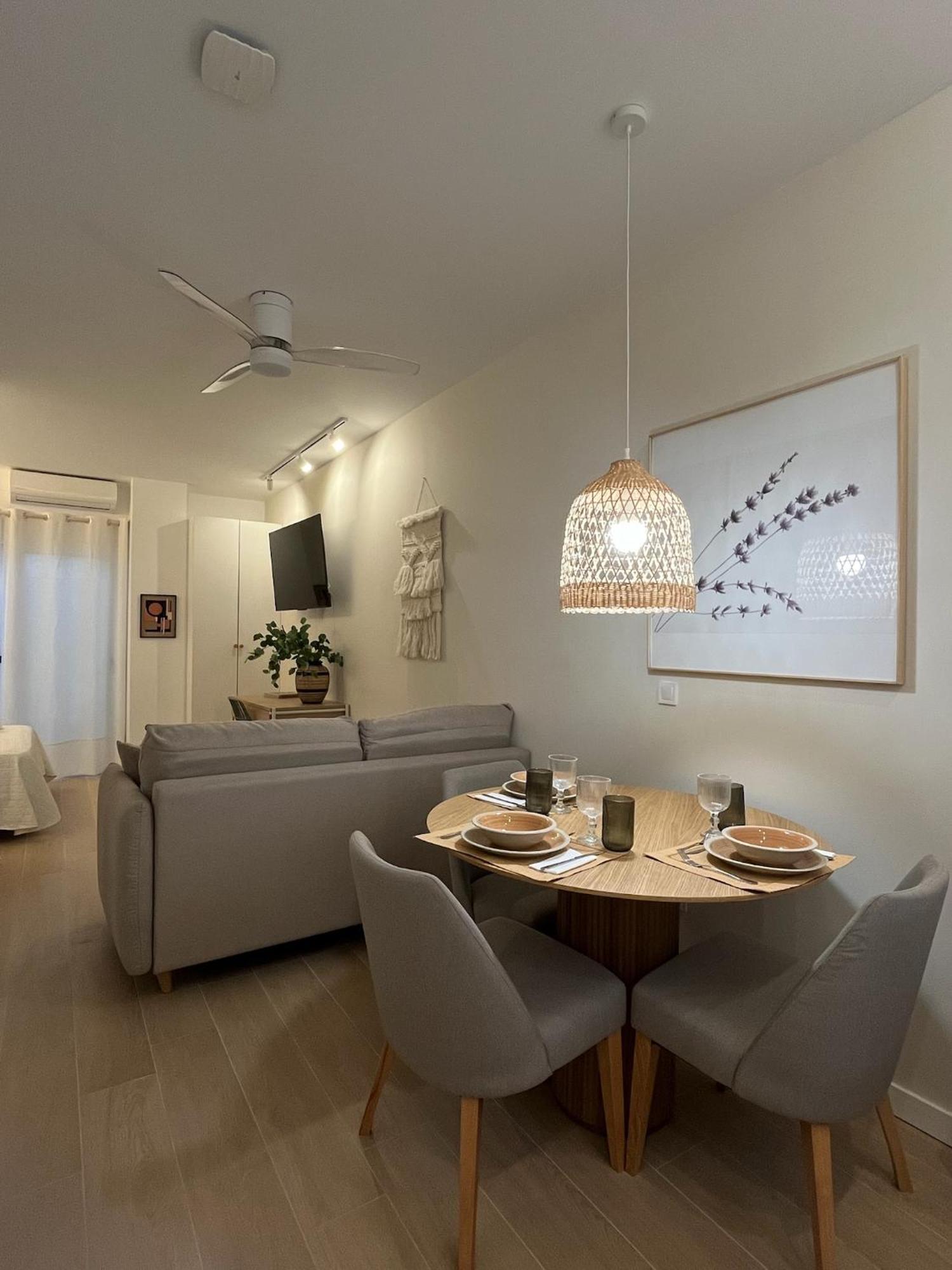 Loft Con Wifi Lavadora Secadora Cama Agradable Muy Proximo Apartamento Valencia