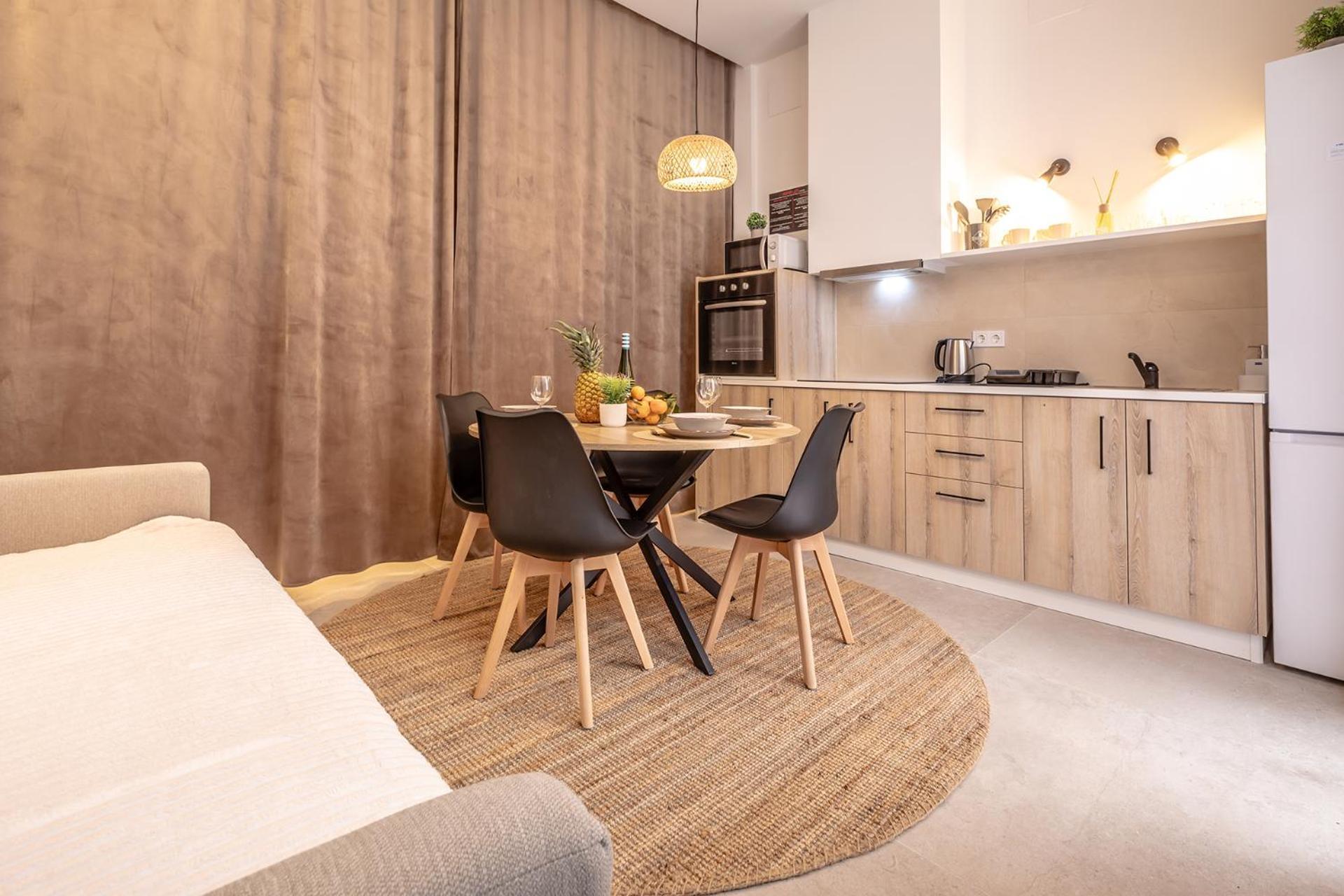Apartamento чудовий новий лофт поруч з містом наук