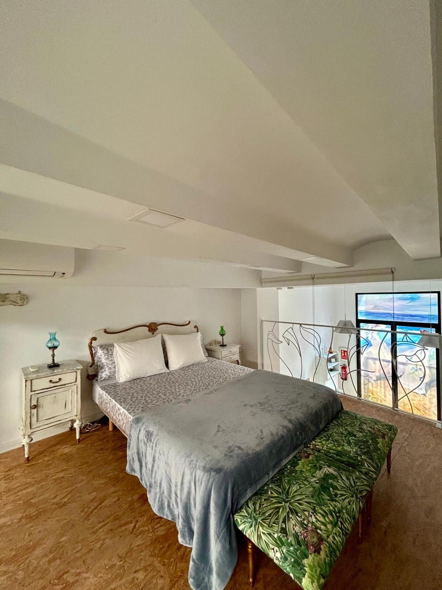 Loft Con Mucha Luz En El Centro Barrio Ruzafa Holiday home Valencia