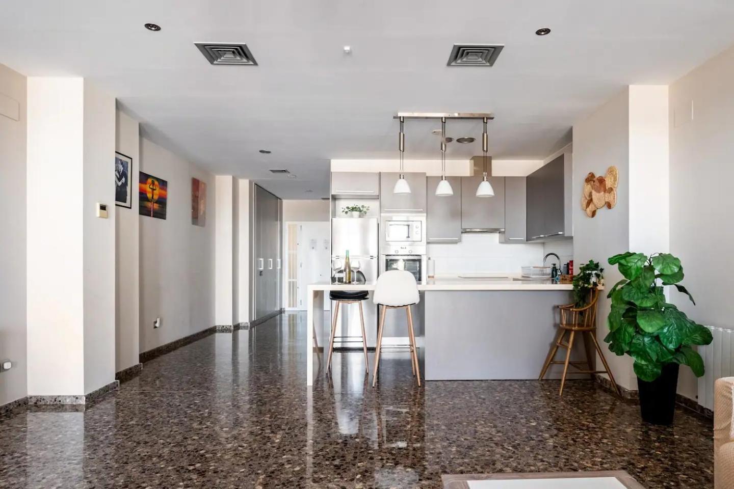 Apartamento Moderno Con Vistas Al Mar En