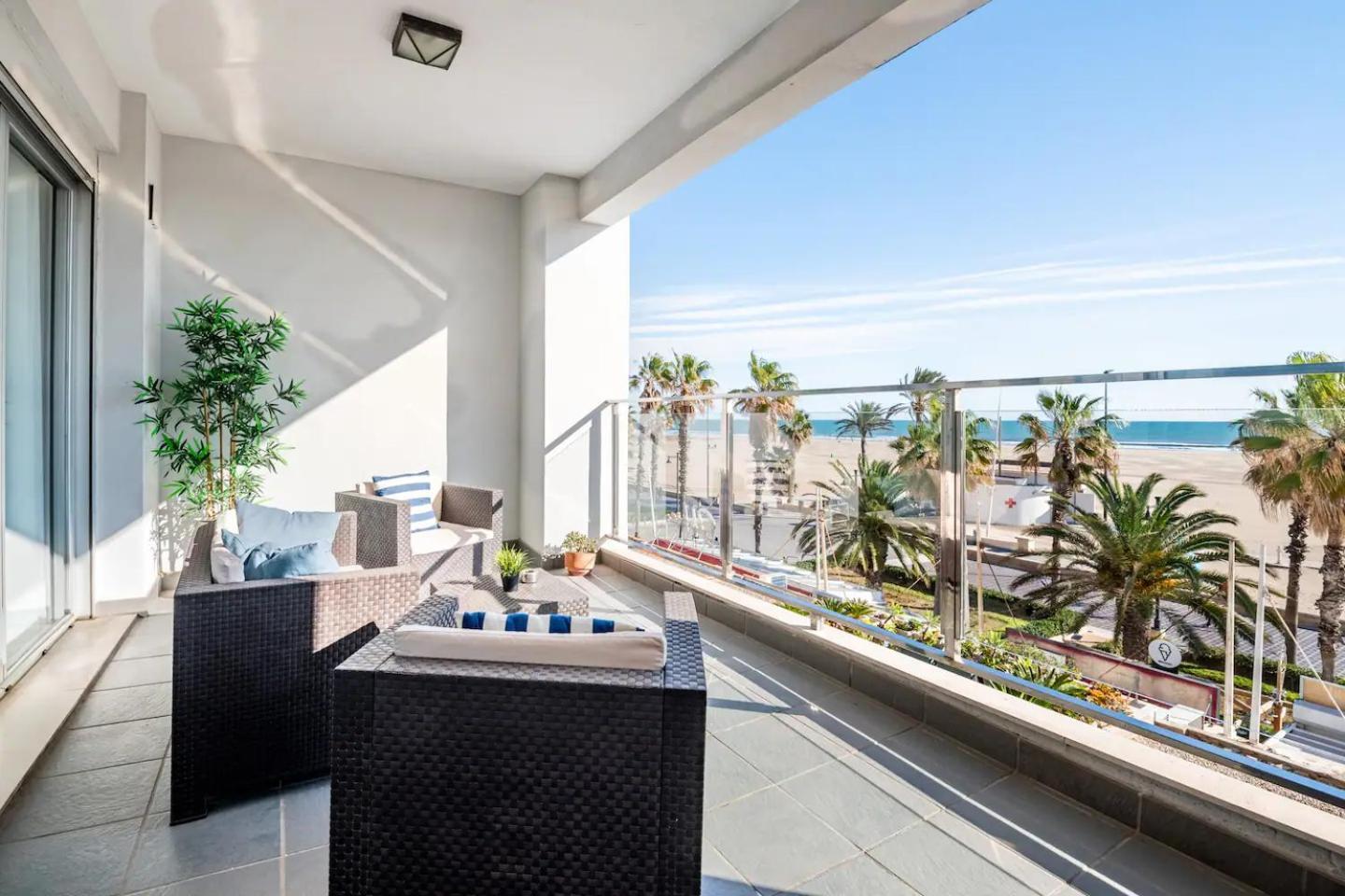 Apartamento Moderno Con Vistas Al Mar En