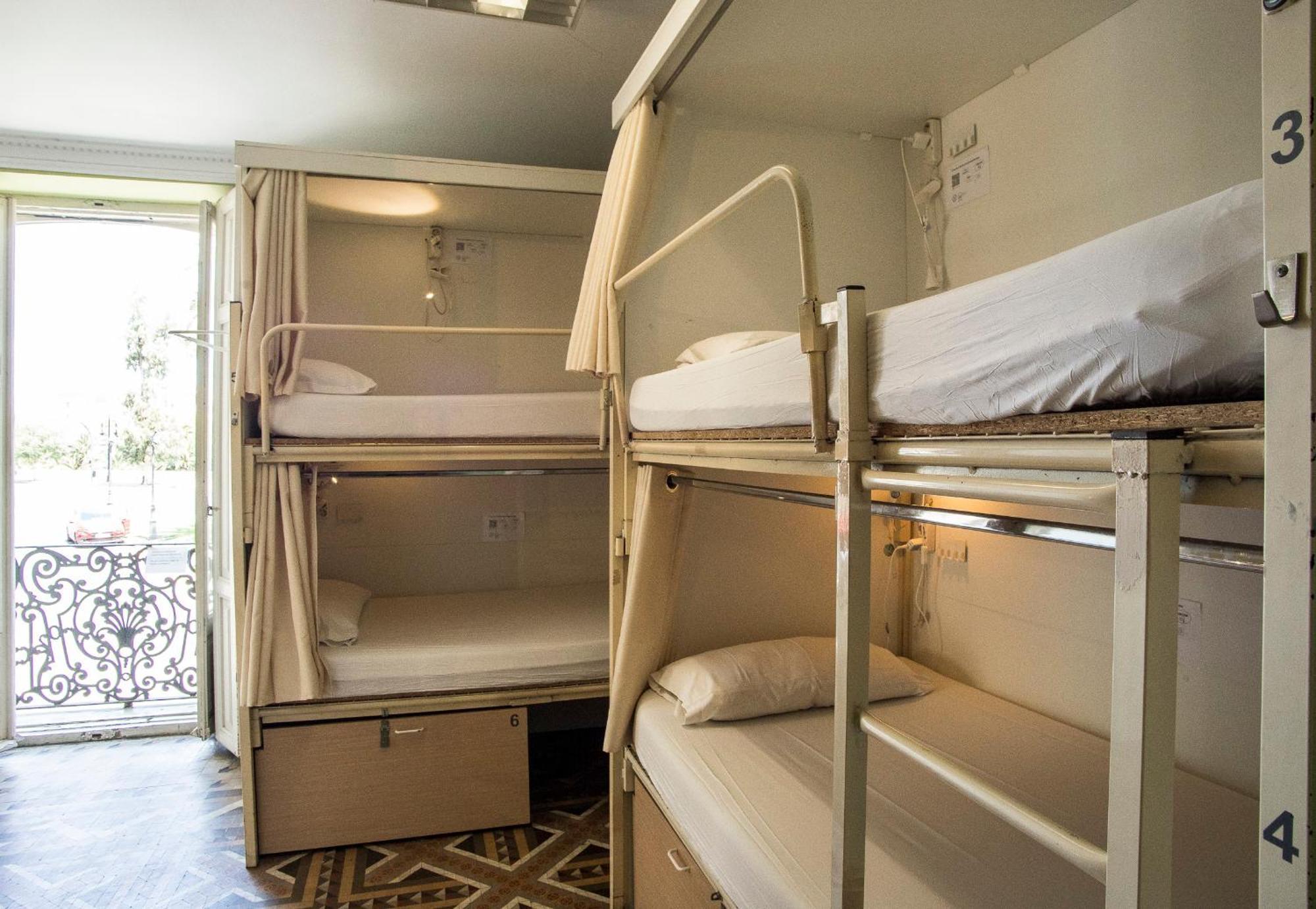 Hostal River *
