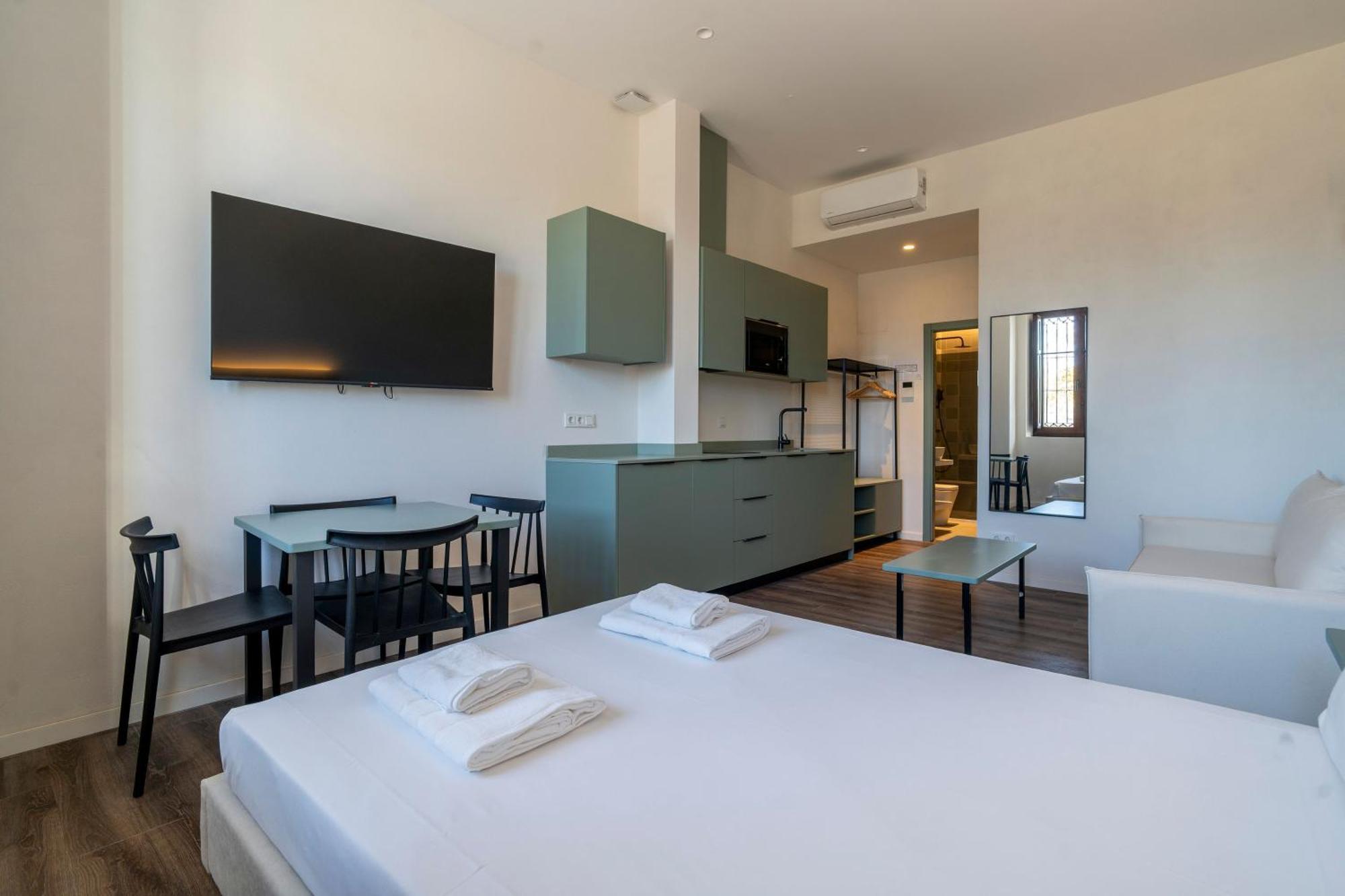 Vlc Host - Reina 168 Hotel *