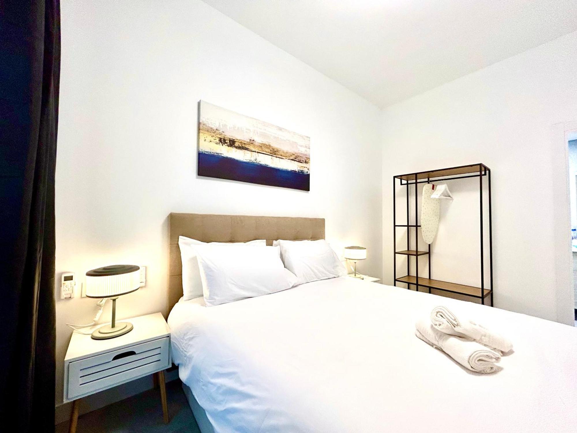 Convenient, Charming 15 Mins From Center Apartment Valencia