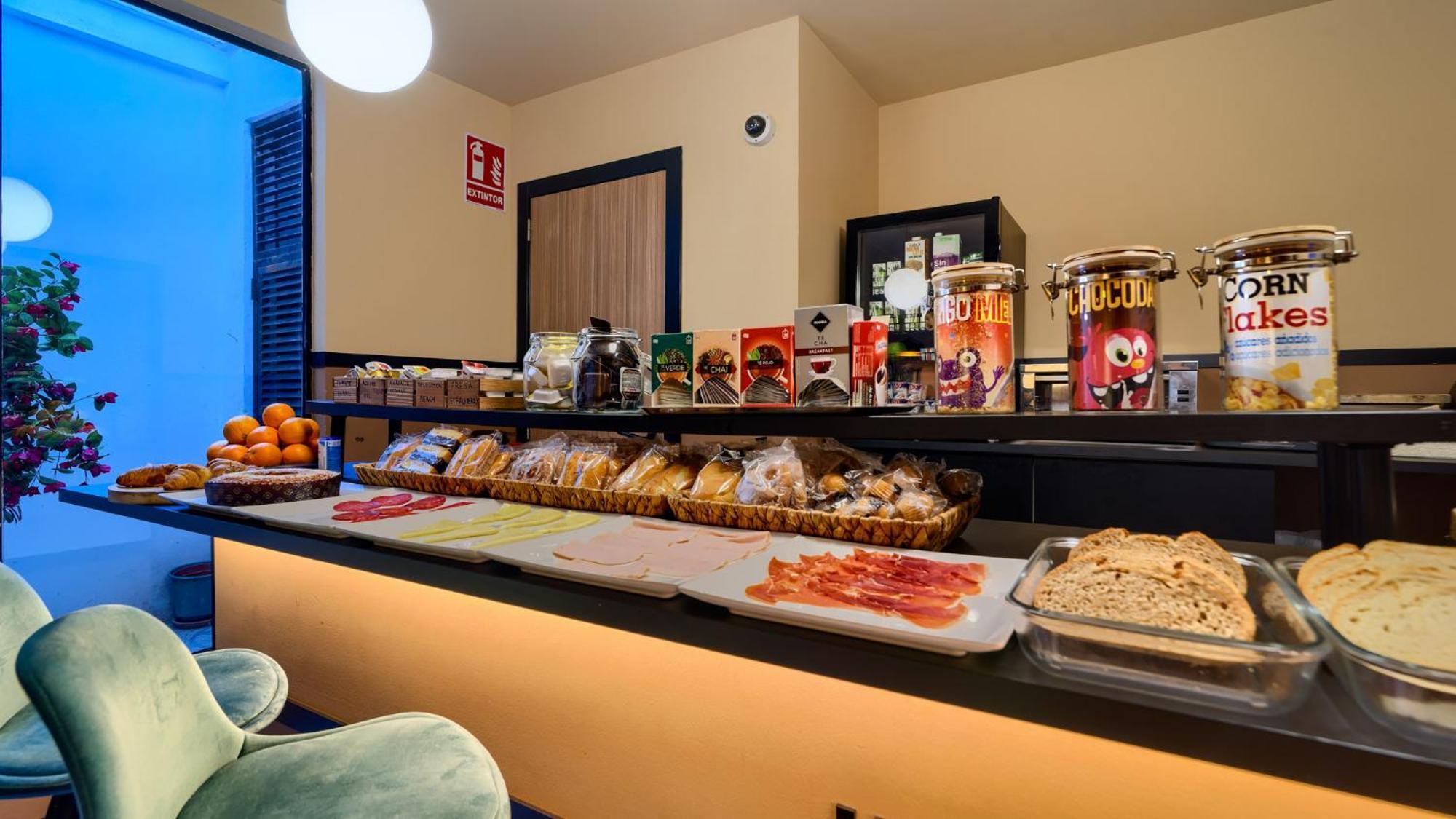 Hografic Hotel 2*
